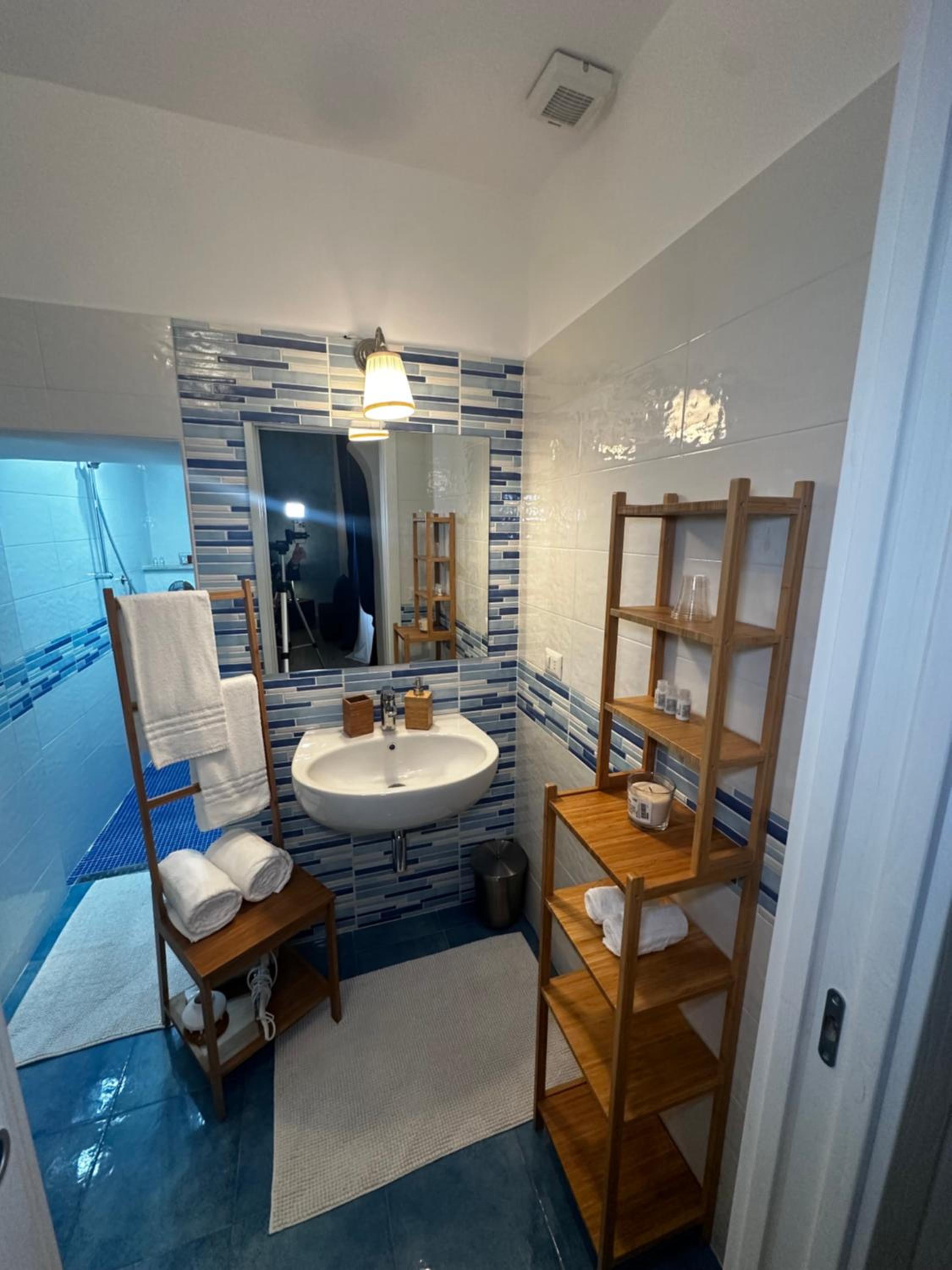 Double Room with Private Bathroom - Photo 4
