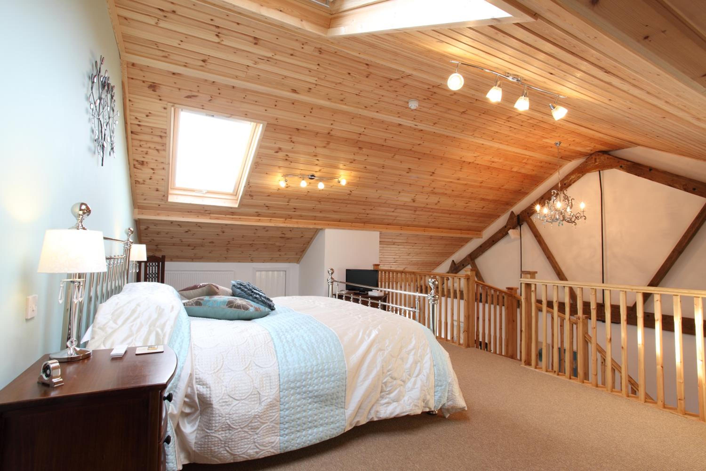 Suite - Photo 10