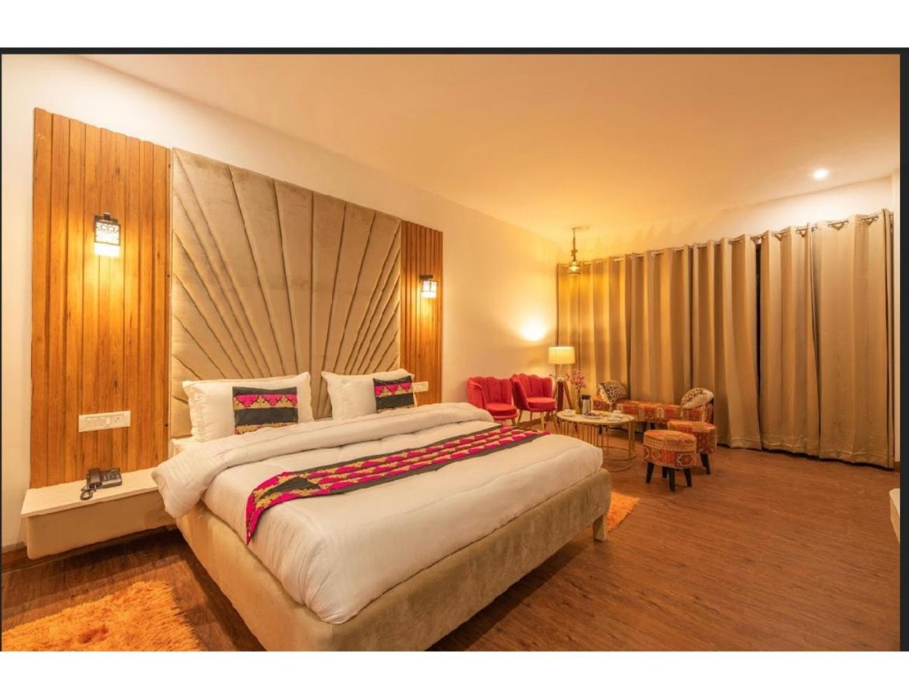 Deluxe Double Room With Balcony photo 2