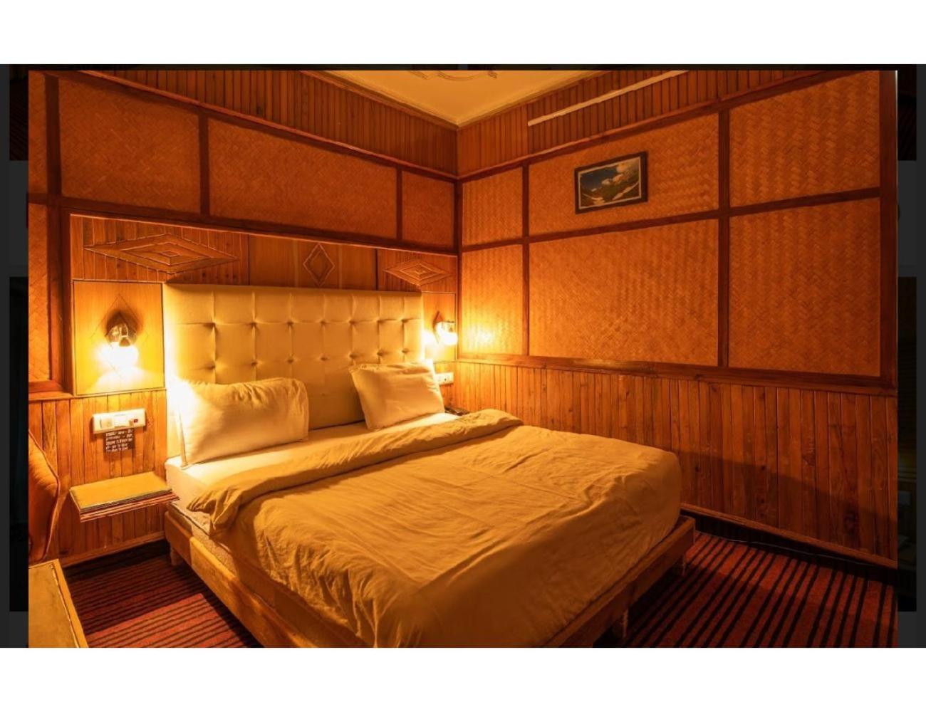 Deluxe Double Room With Balcony photo 3