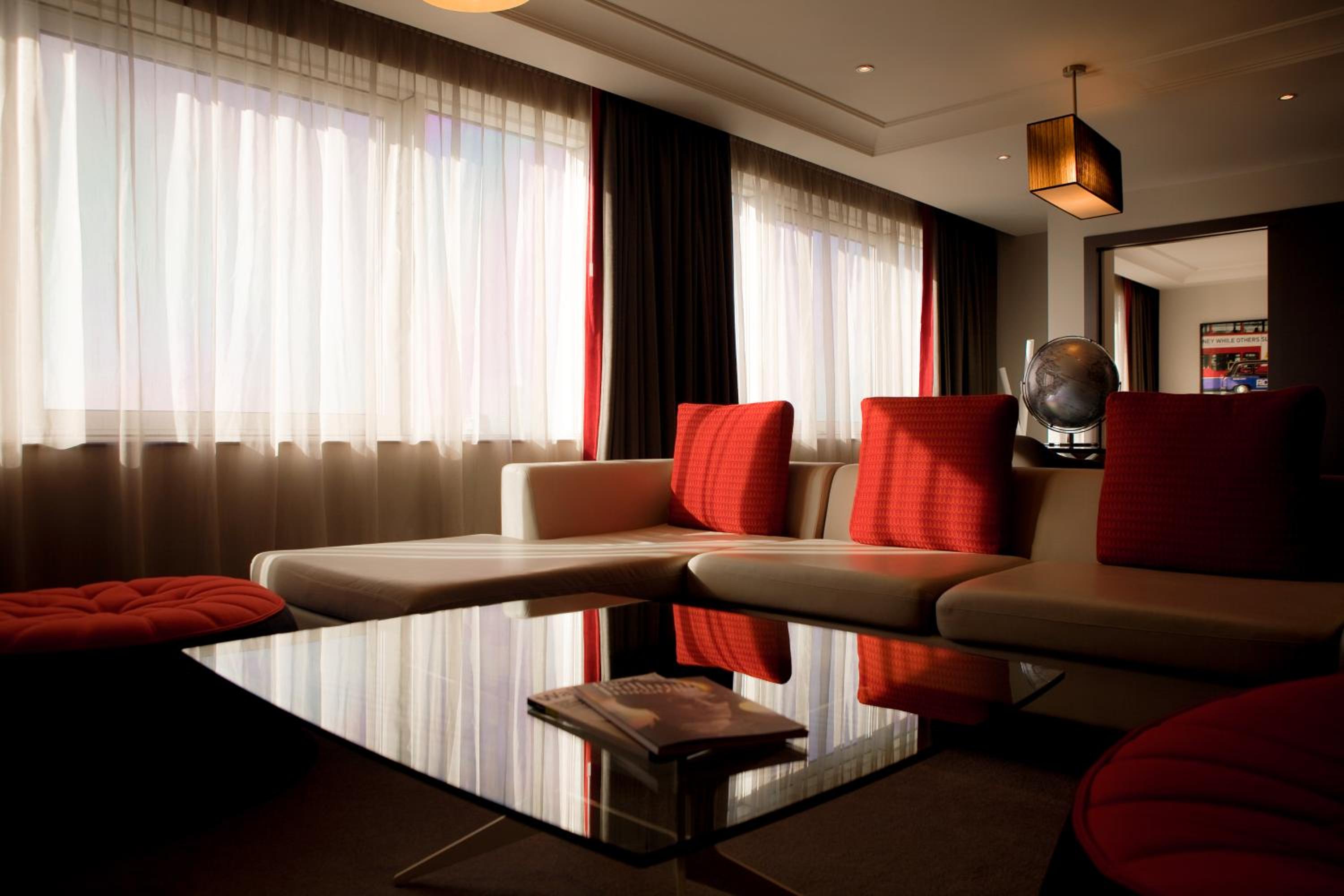 Deluxe King Suite