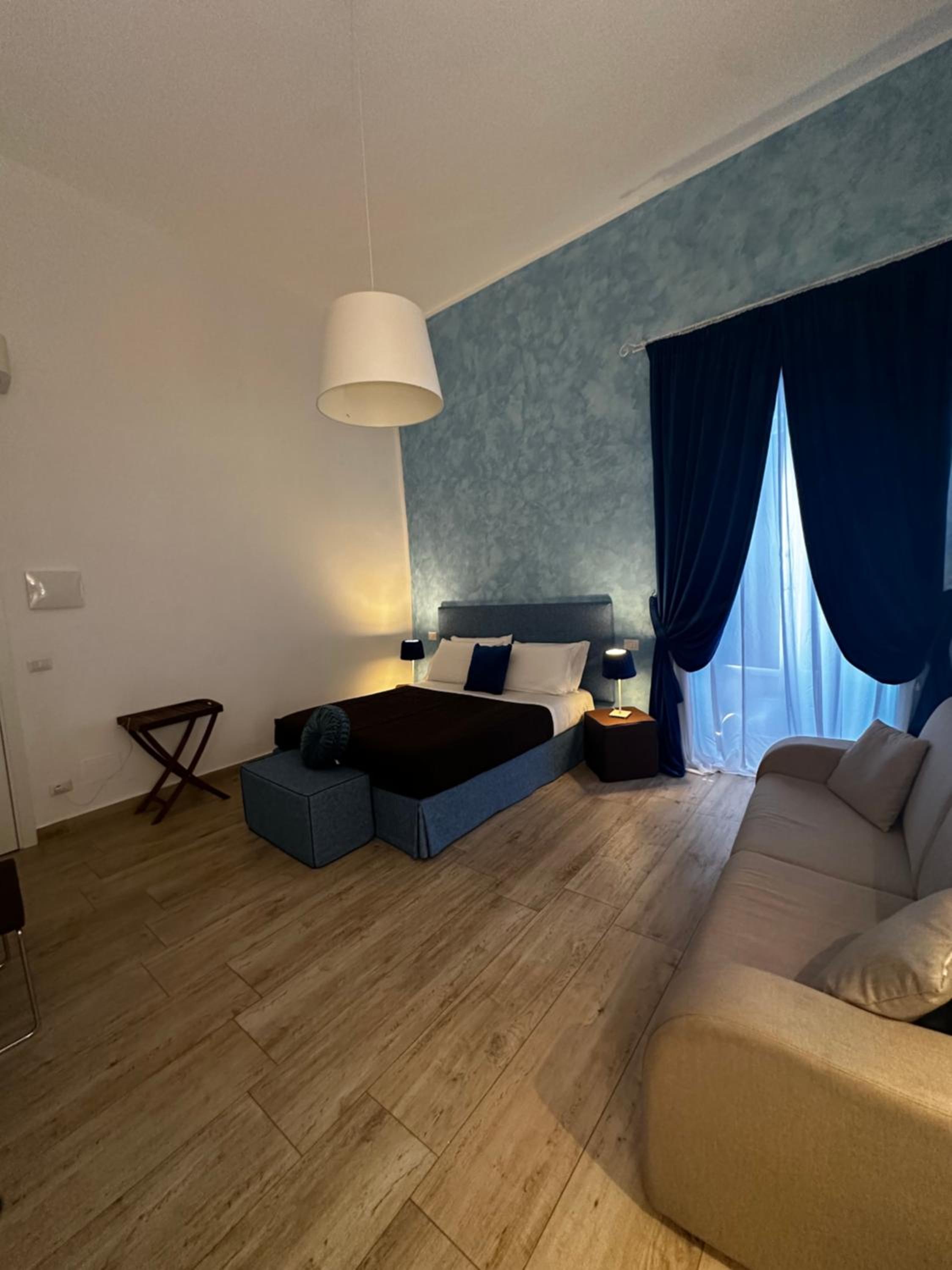 Quadruple Room with Private Bathroom - Photo 6