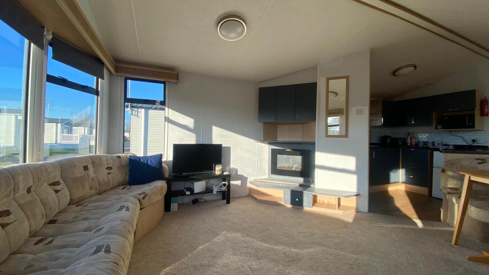 Mobile Home photo 1