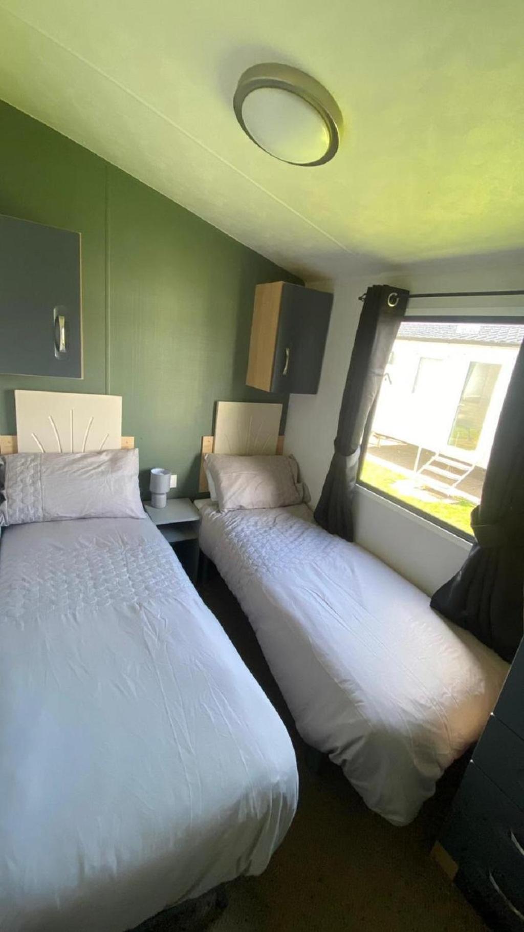 Mobile Home photo 2