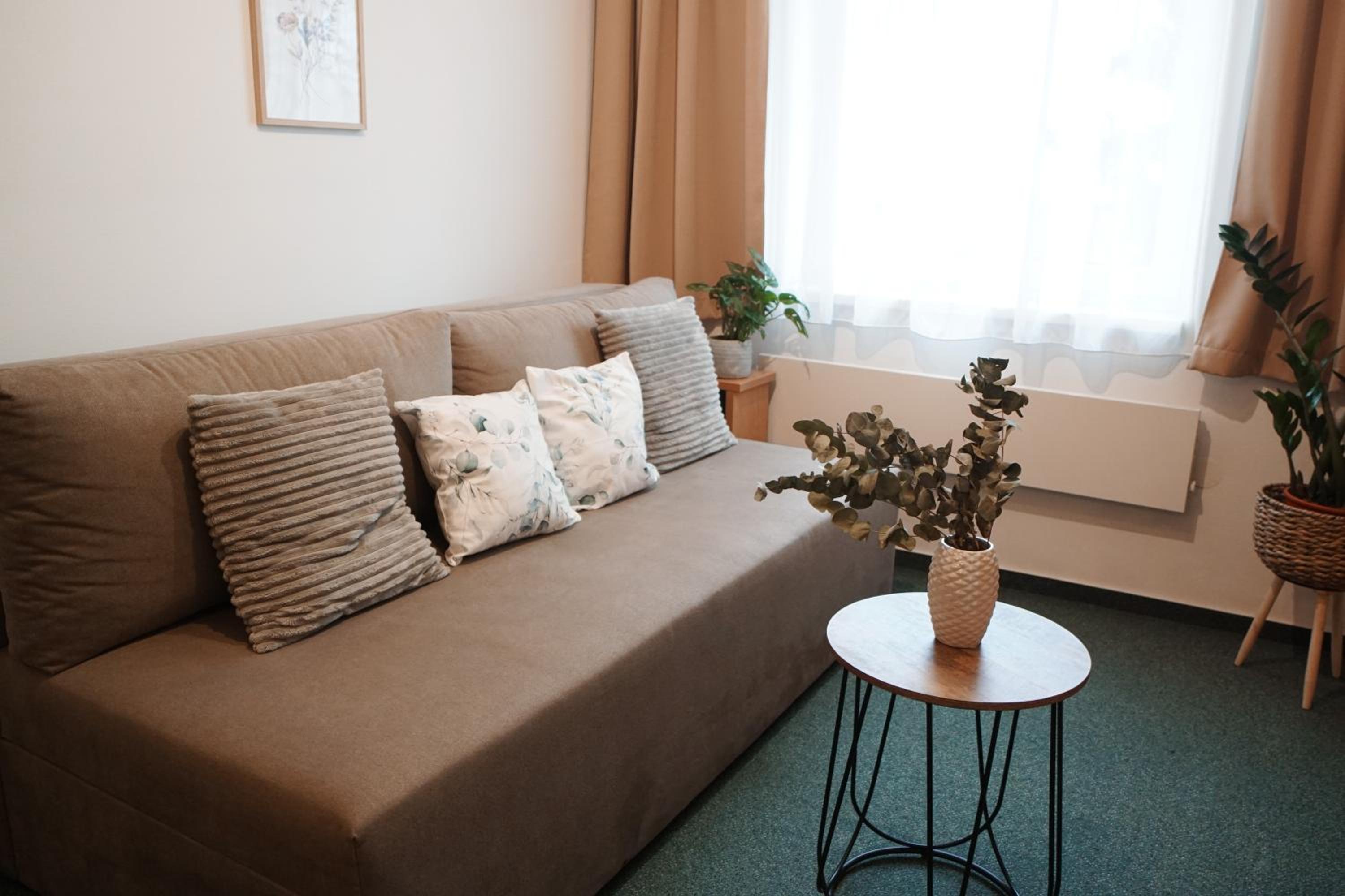 One-Bedroom Apartment photo 1