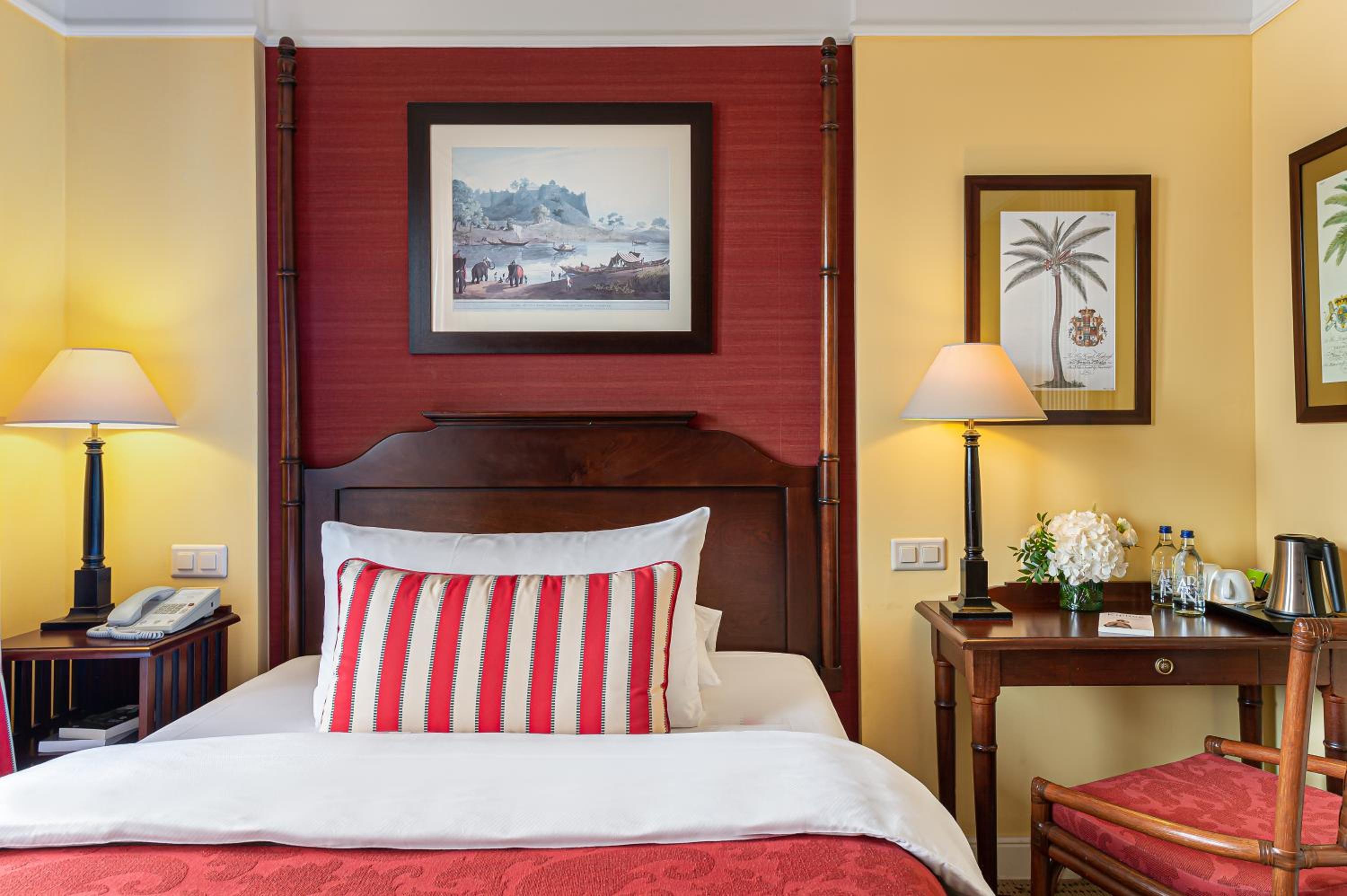 Single Classic Room with Balcony