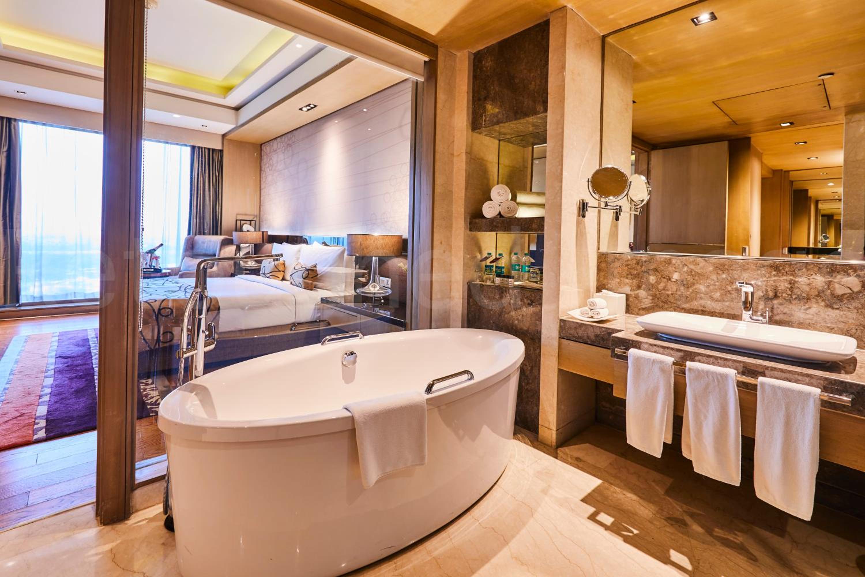 1 Double Bed Suite Smoking