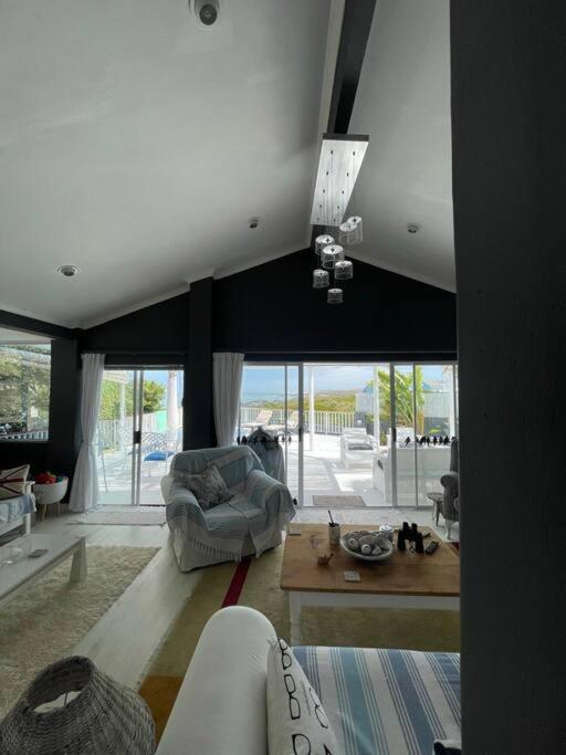Three-Bedroom Villa photo 1