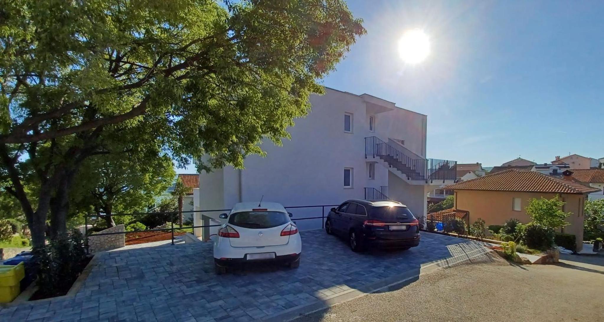 One-Bedroom Apartment with Sea View and Balcony photo 2