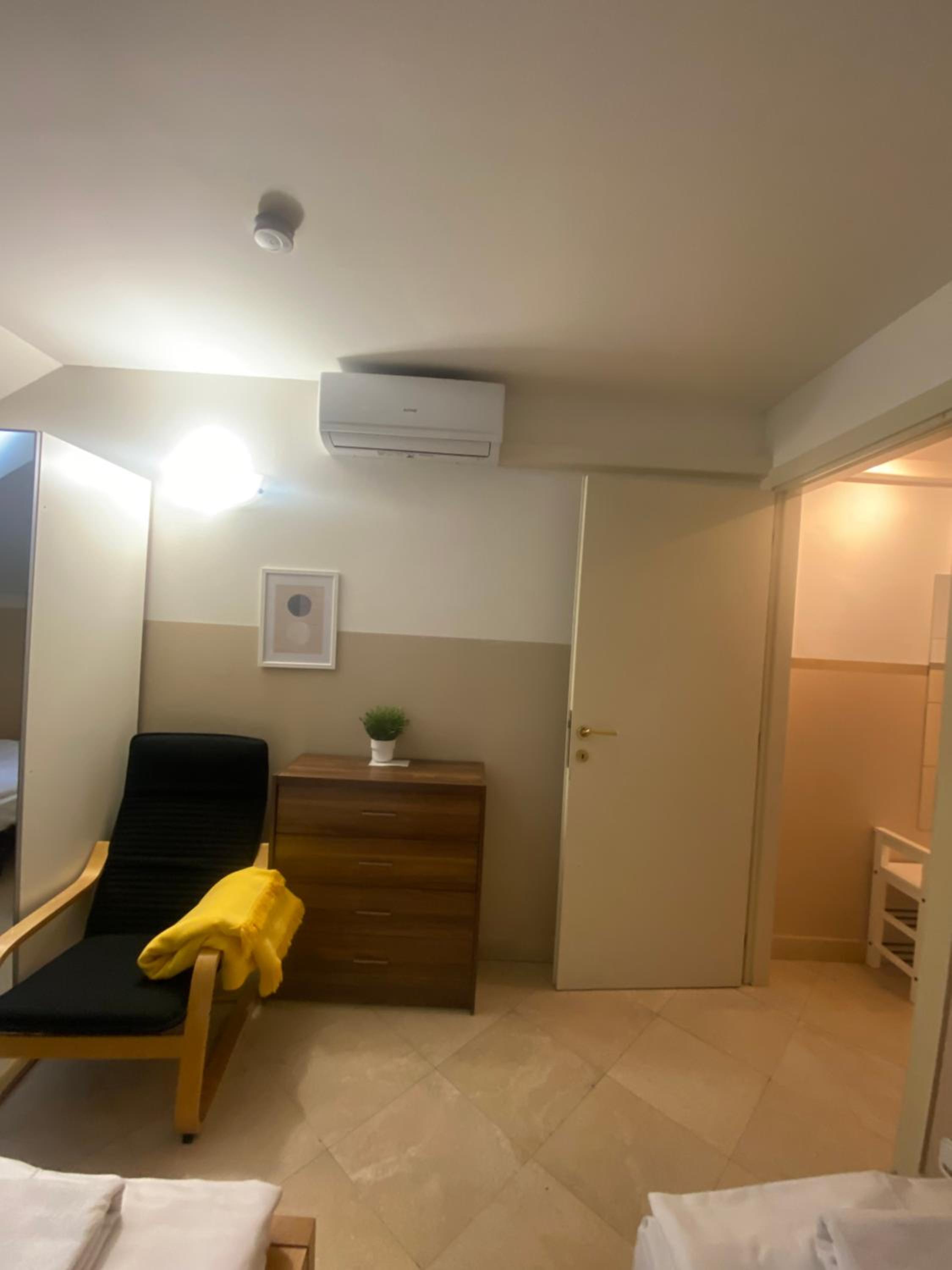 One-Bedroom Apartment with Terrace A19