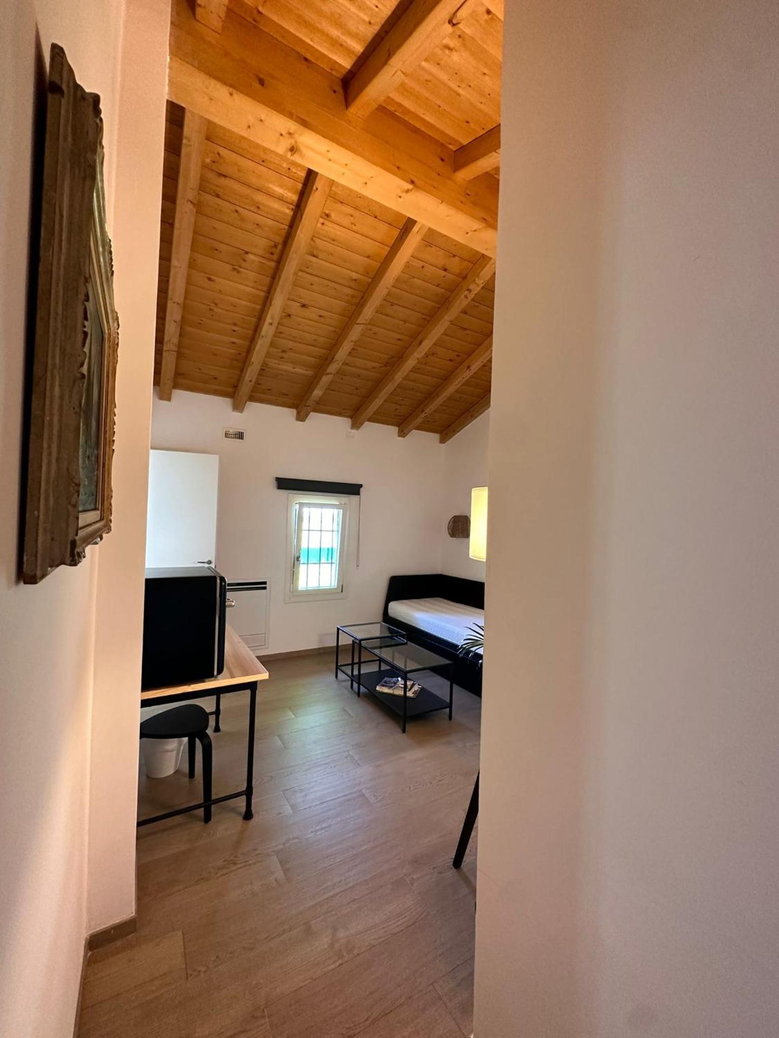 Studio Apartment photo 3