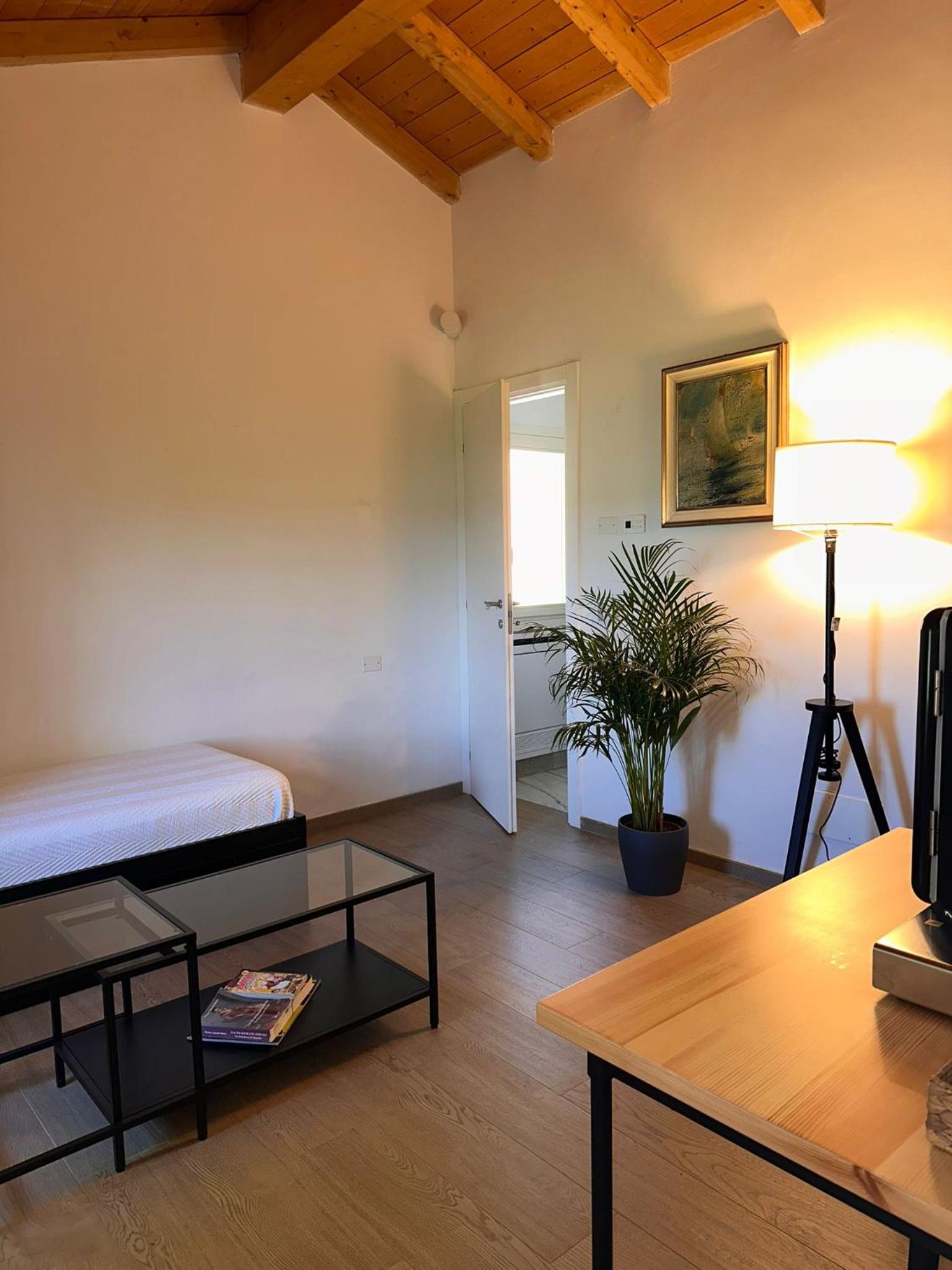 Studio Apartment photo 2
