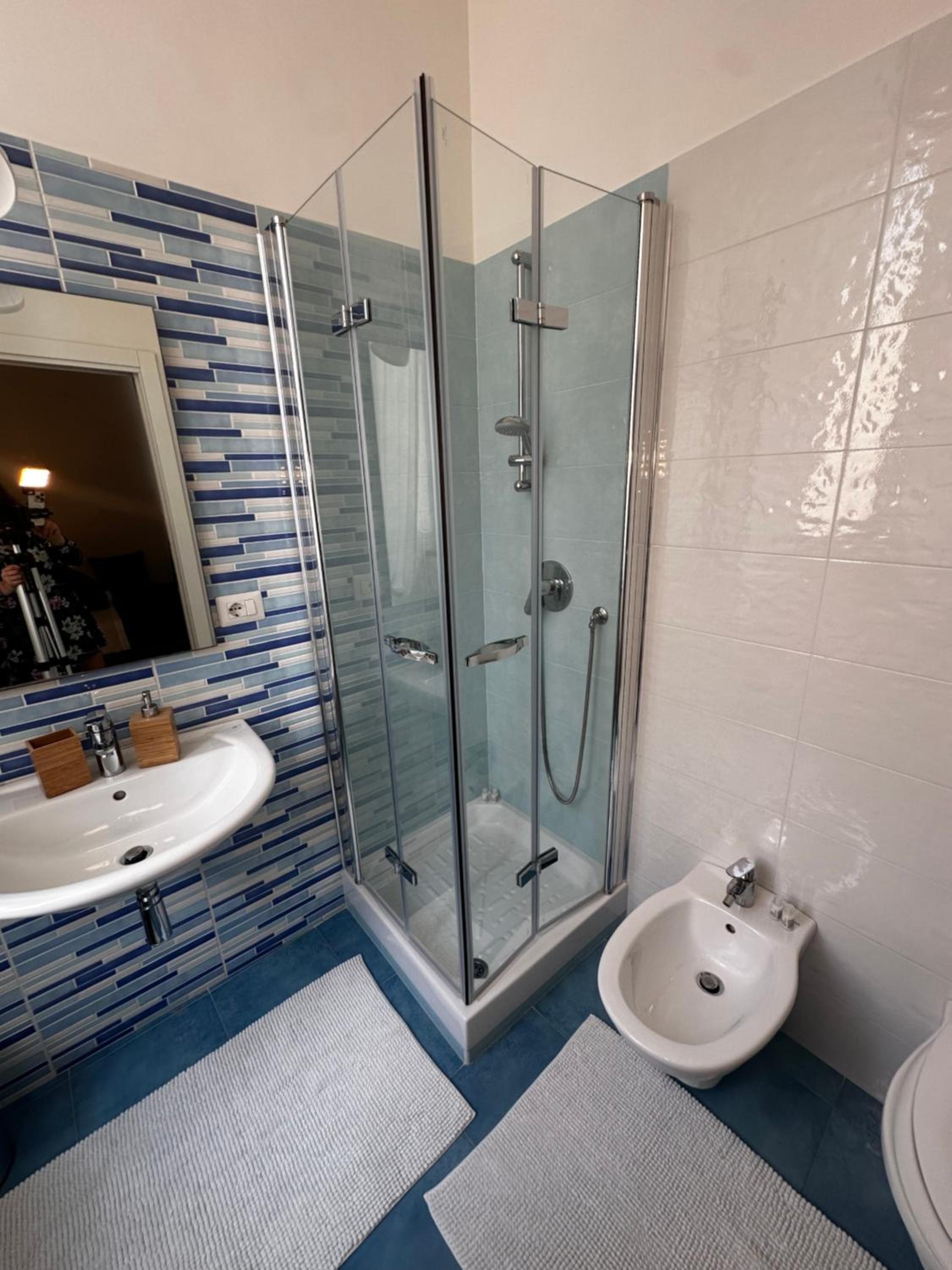 Triple Room with Private Bathroom - Photo 5