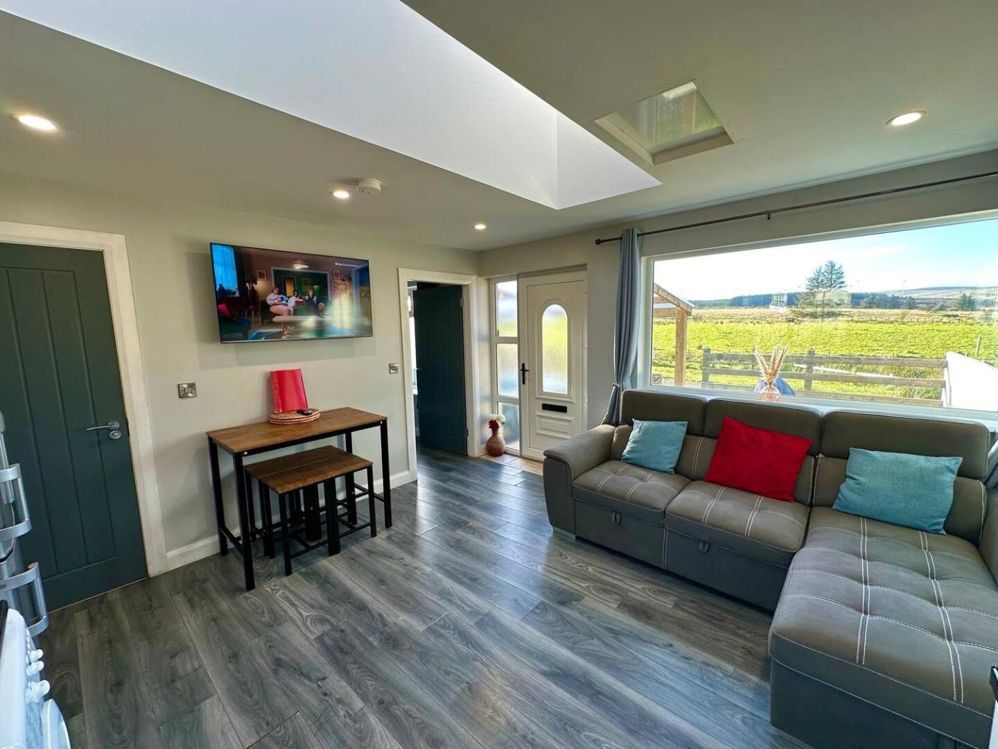 One-Bedroom House - Photo 28