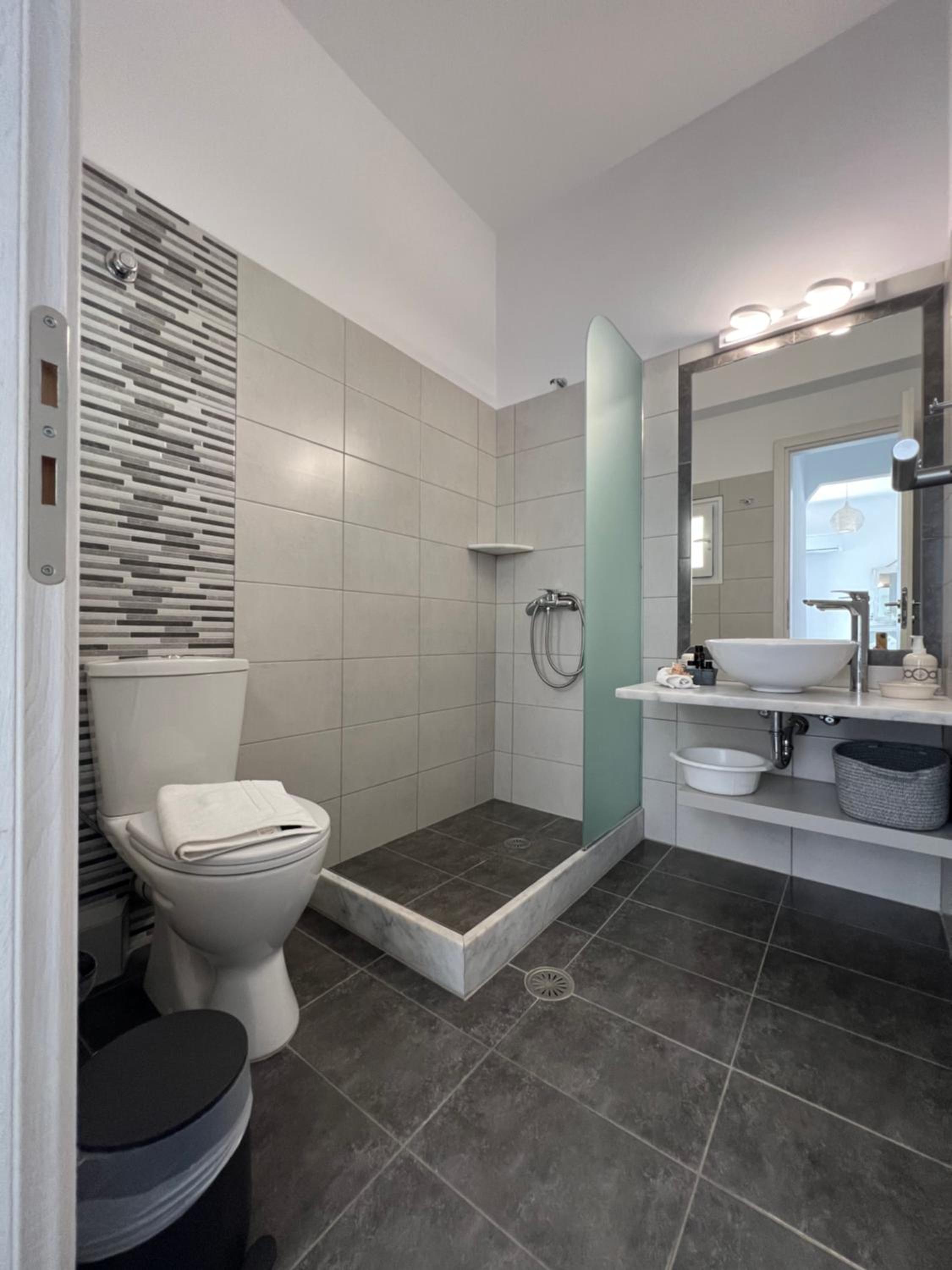One-Bedroom Apartment with Balcony (2 Adults) photo 3