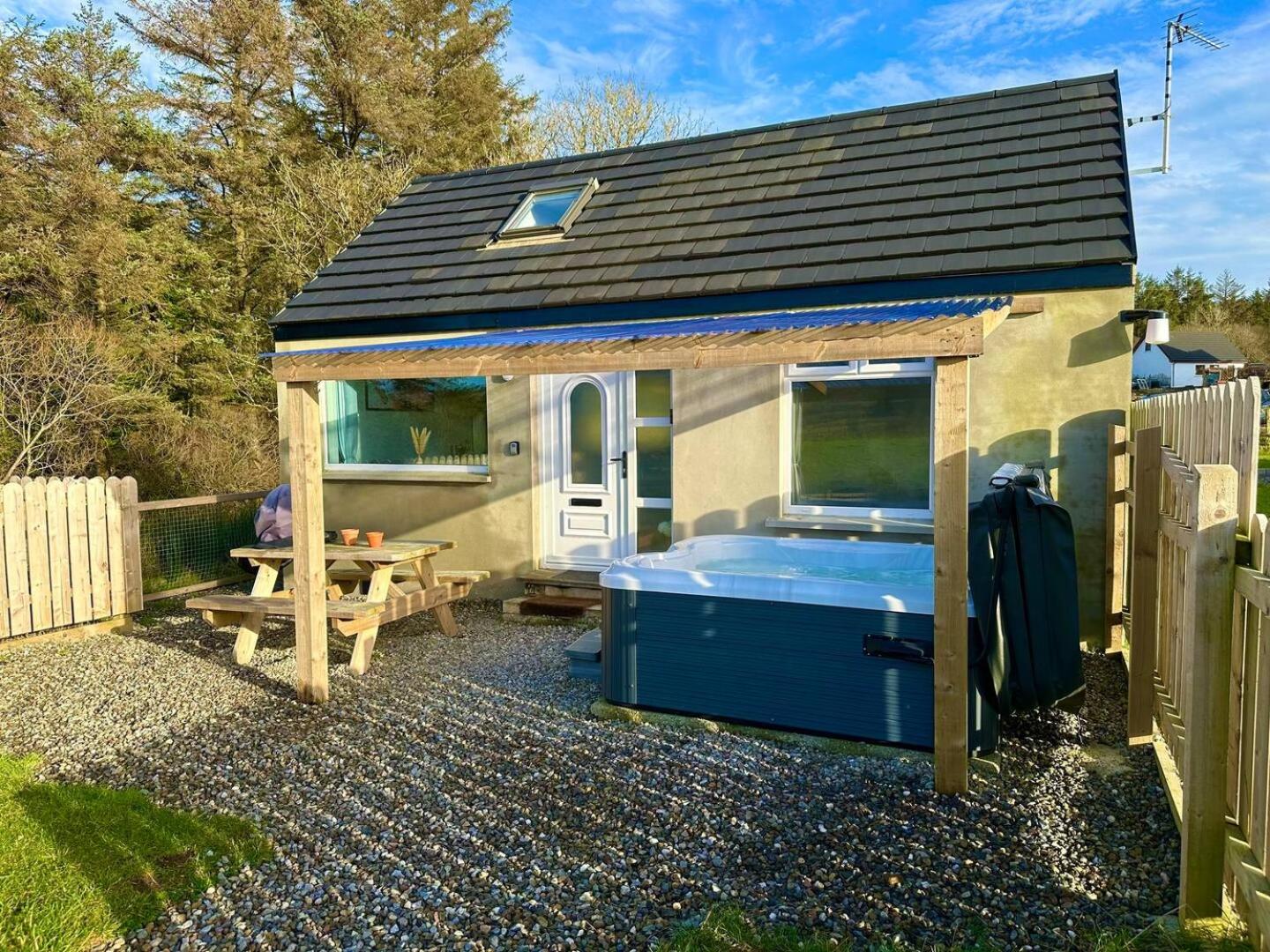 One-Bedroom House - Photo 23