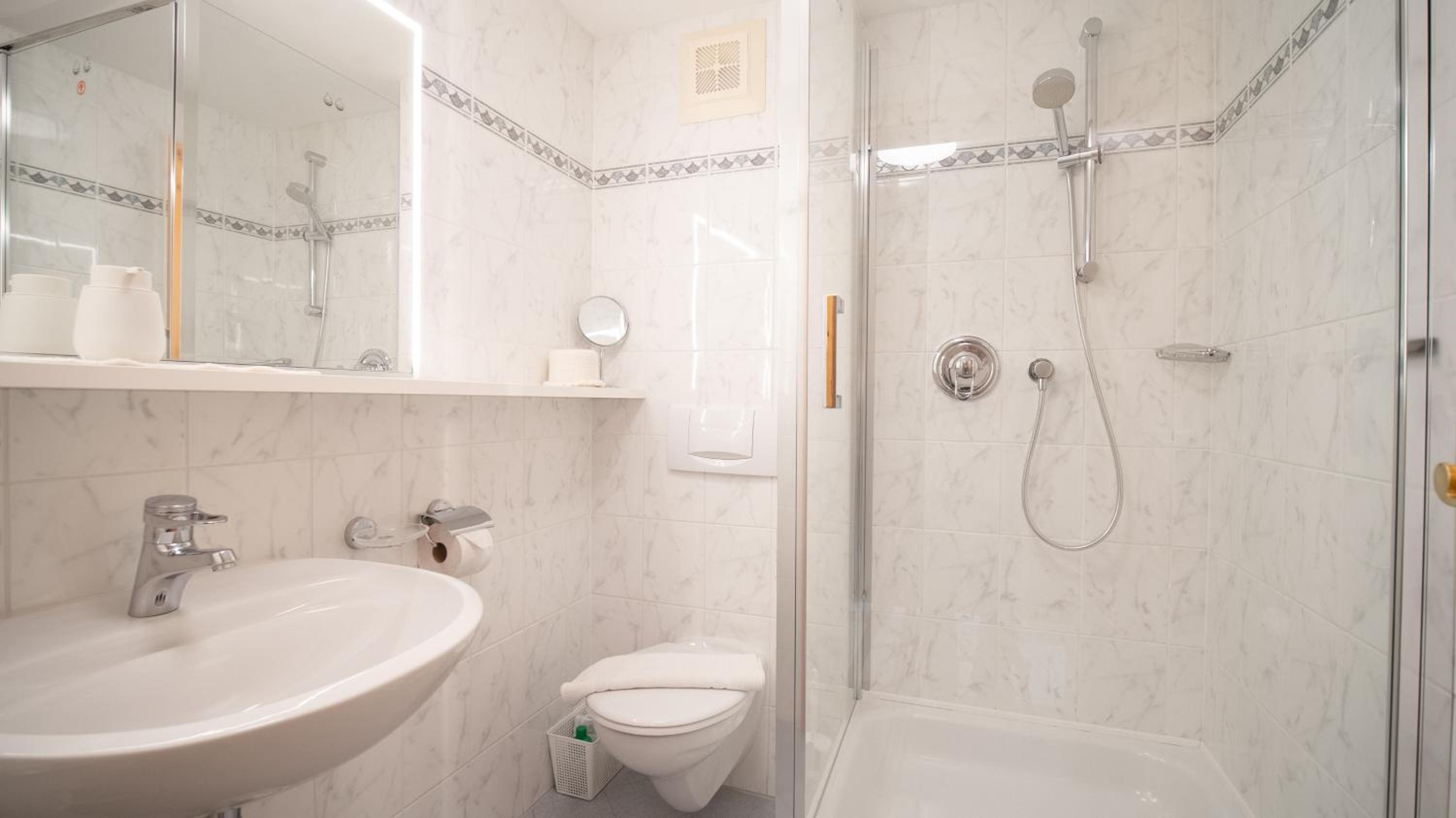 Apartment with Terrace (2 Adults) - Photo 6