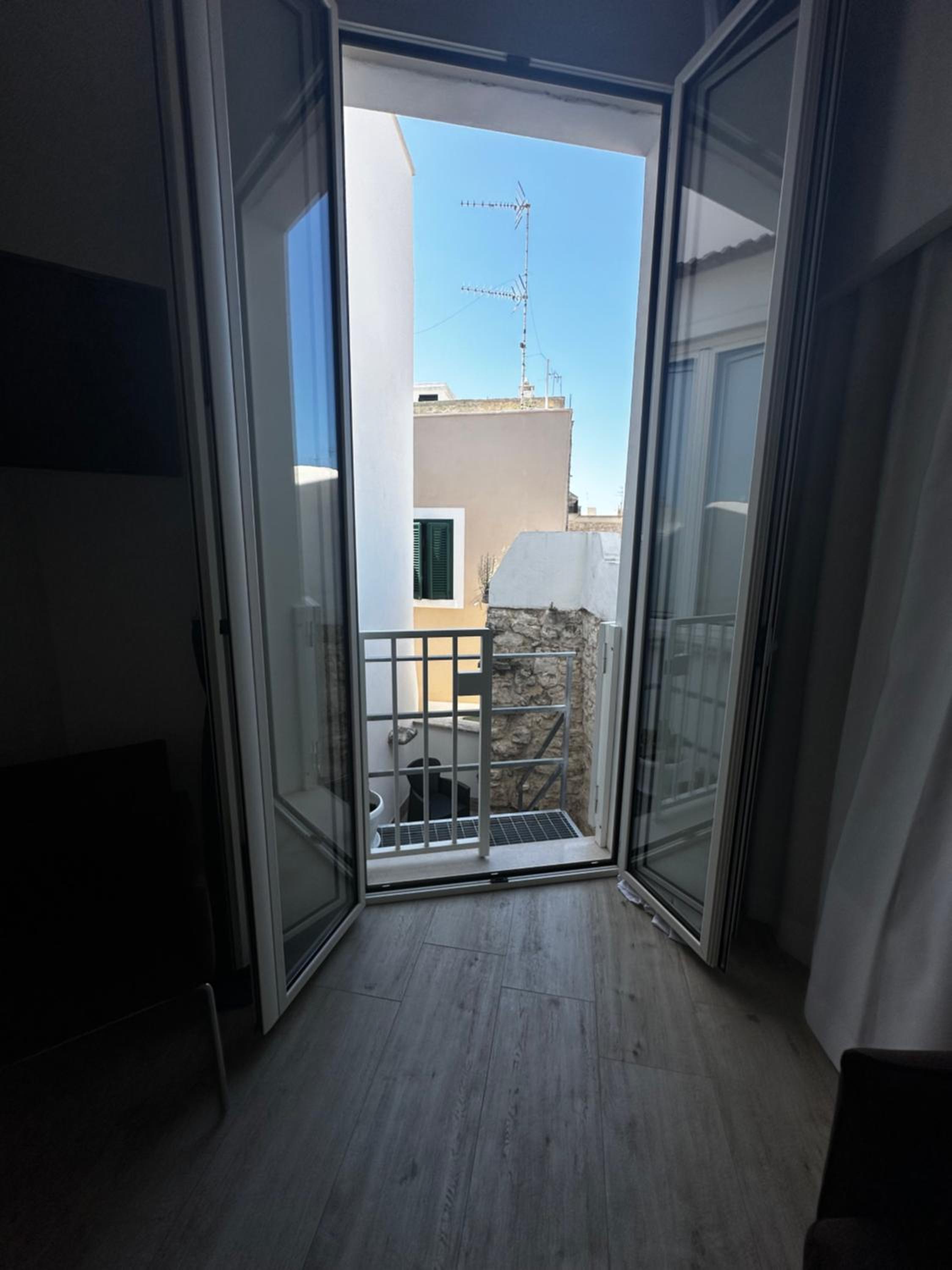 Suite with Terrace - Photo 11
