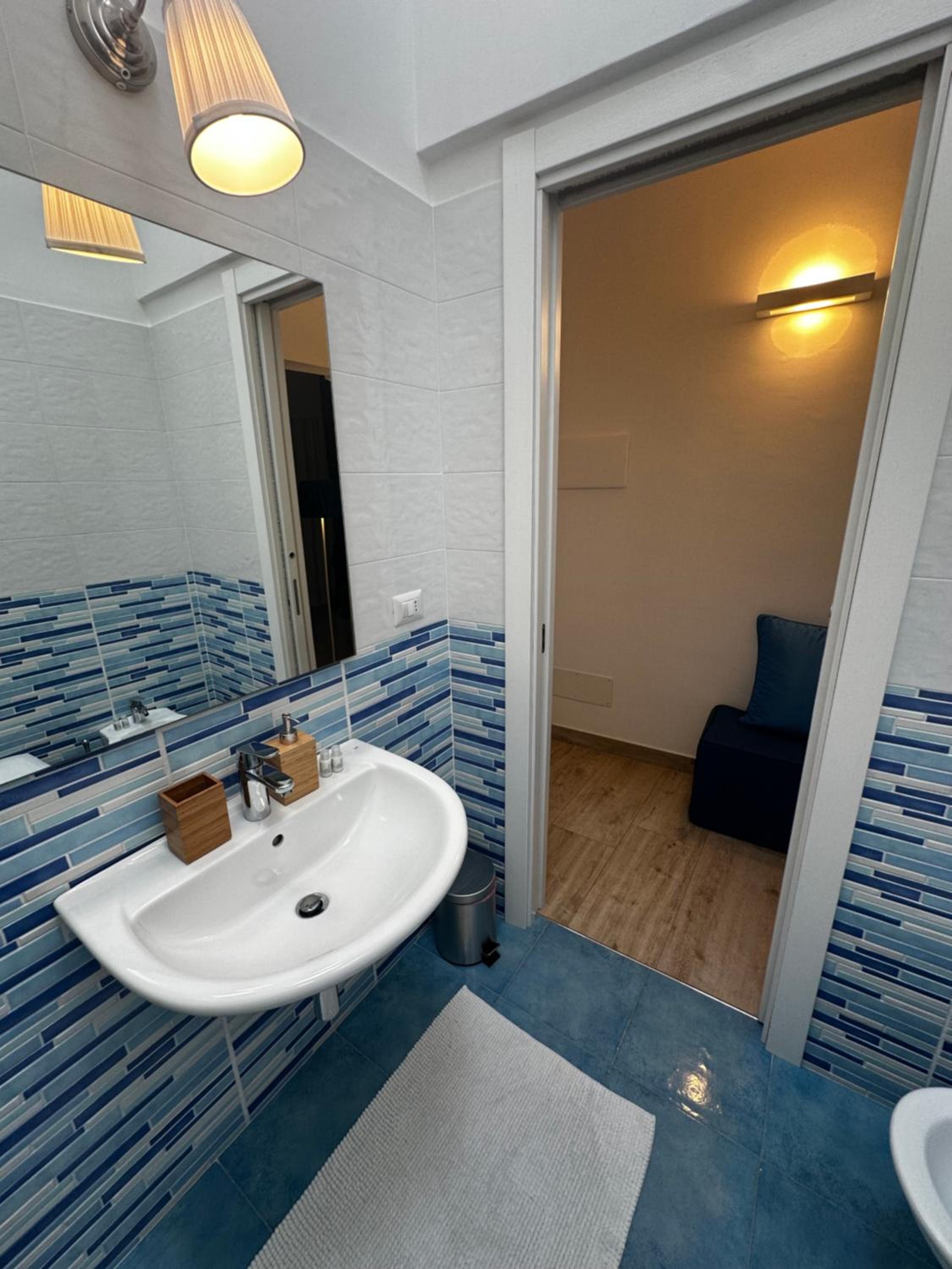 Suite with Terrace - Photo 10