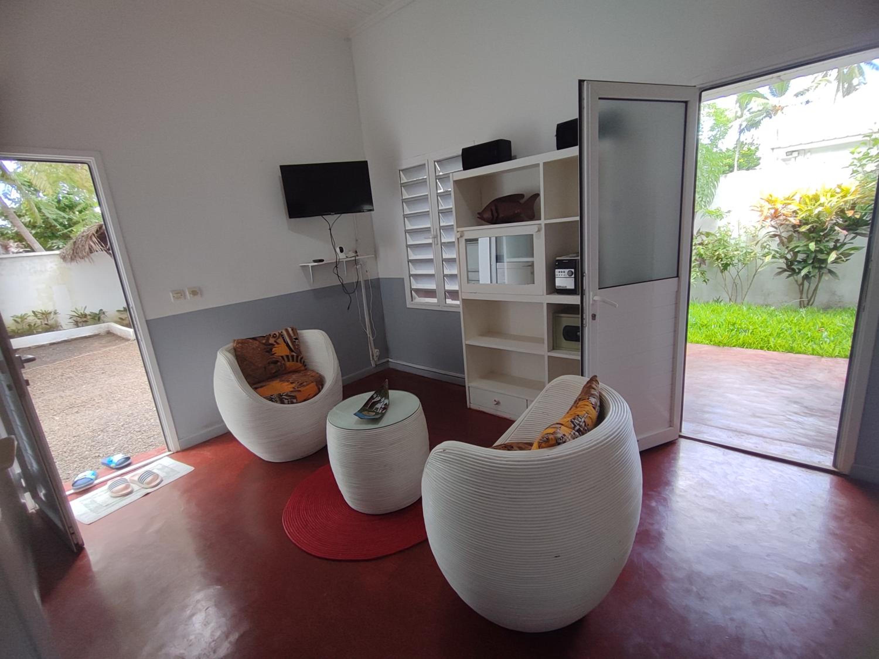 One-Bedroom House photo 2