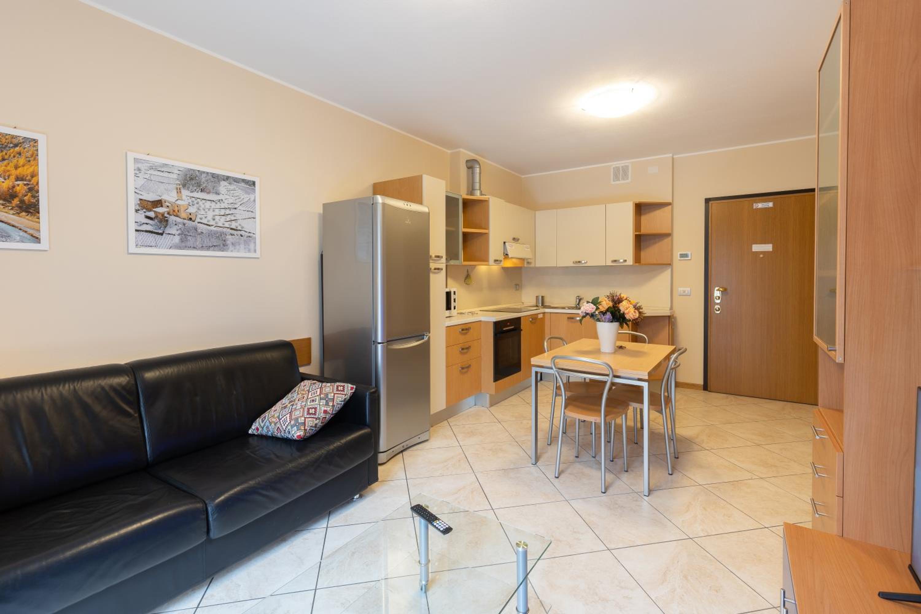 One-Bedroom Apartment photo 2