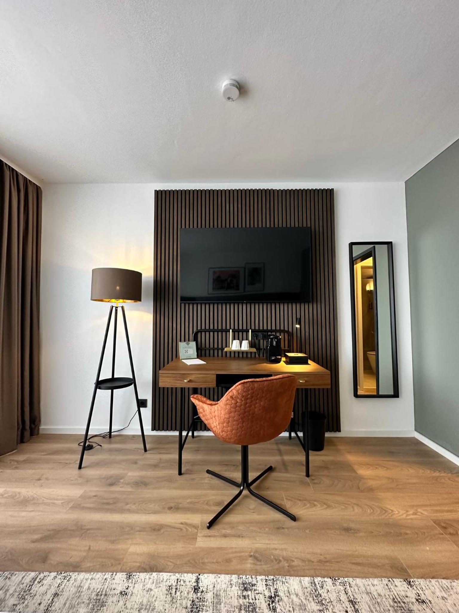 Business King Room - Photo 11