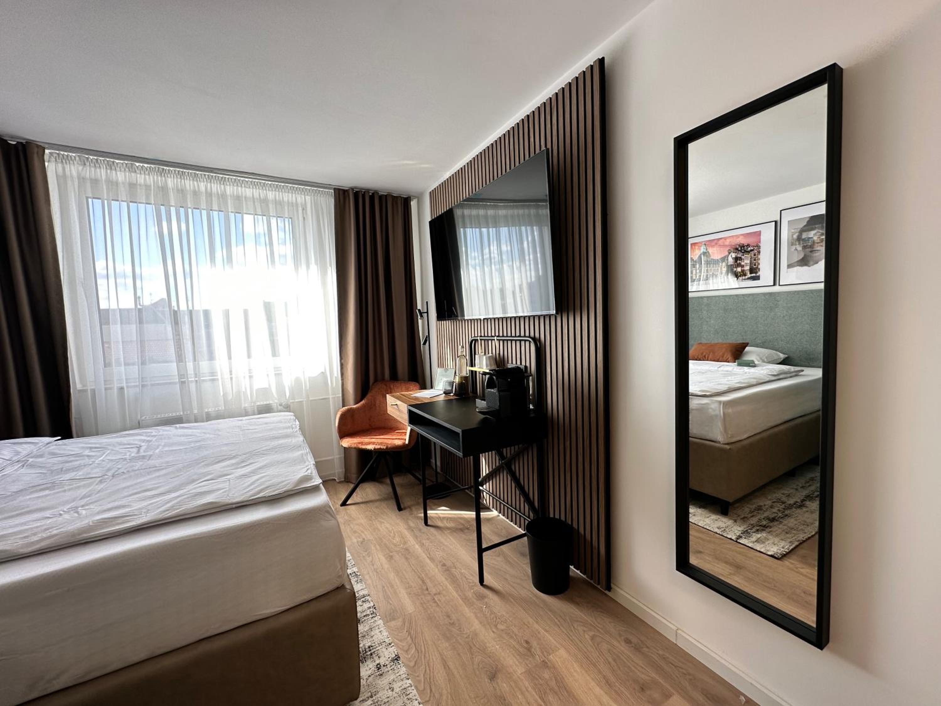 Standard Double Room - Photo 18