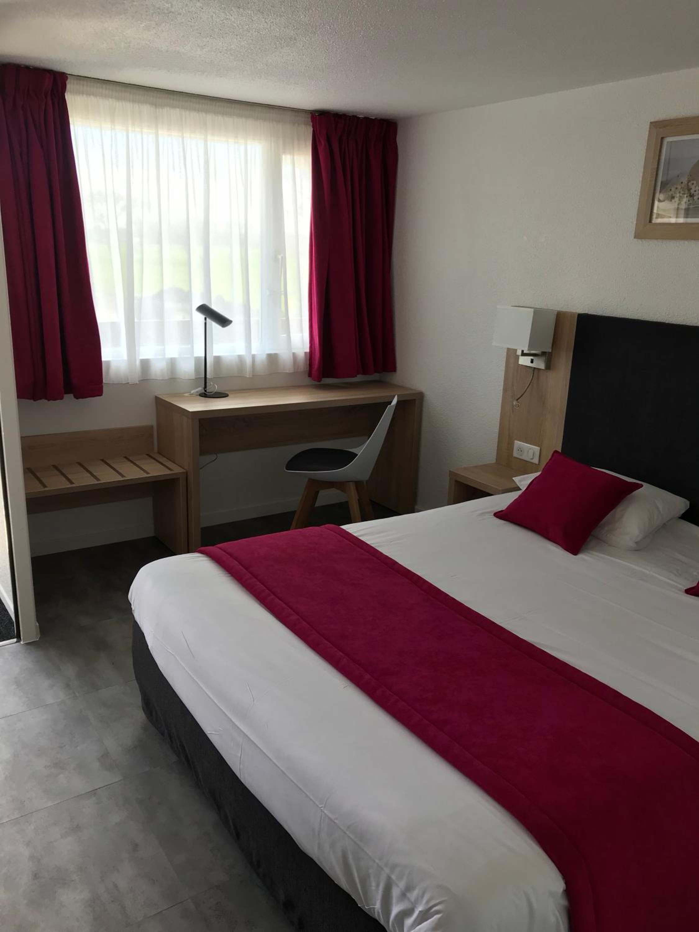3 Single Beds photo 2