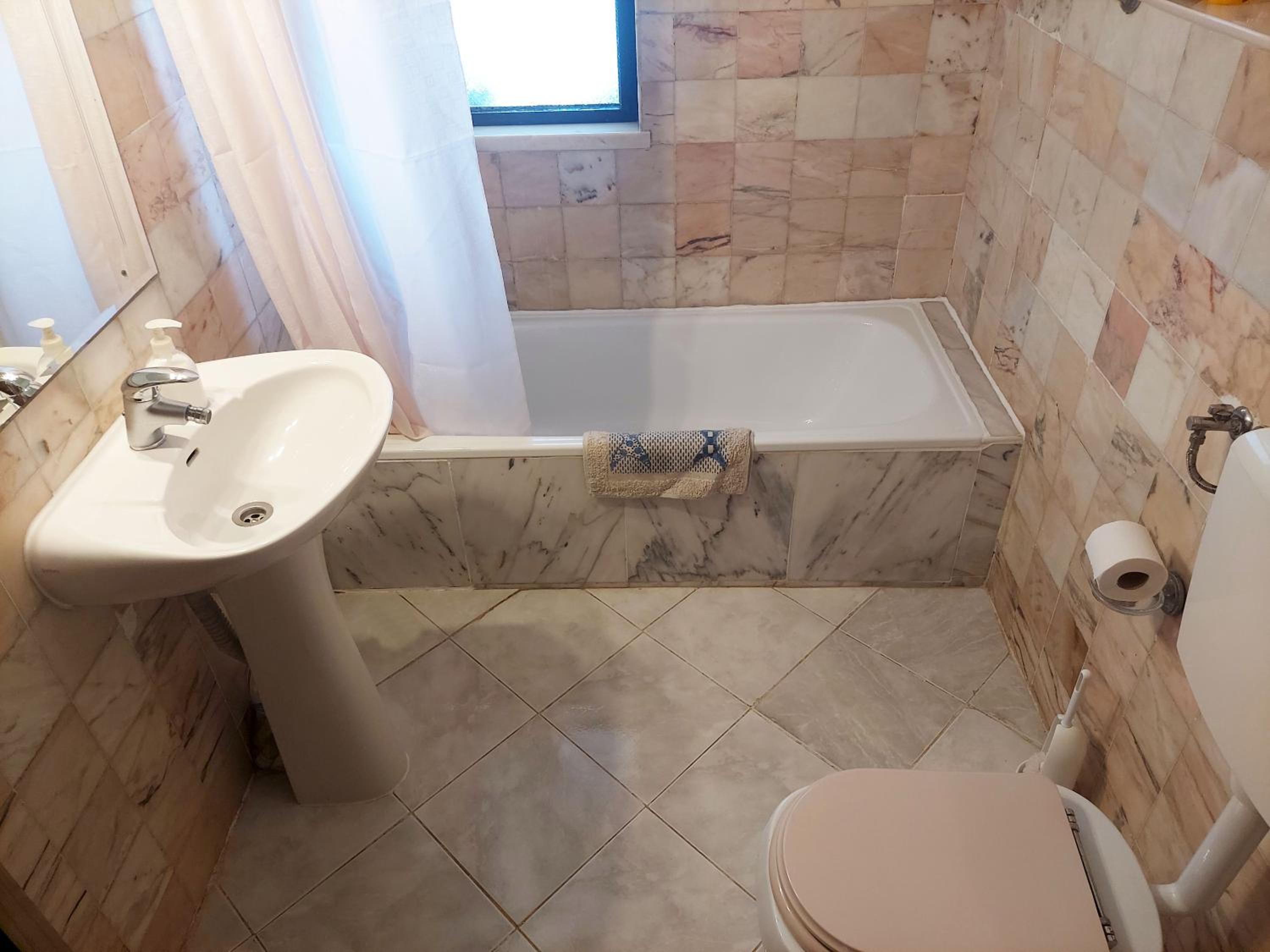 Double Room with Private External Bathroom photo 3