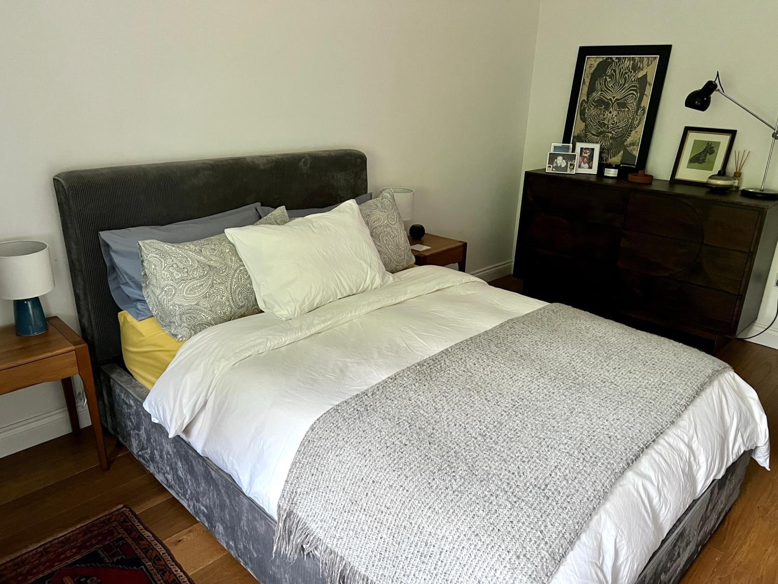 One-Bedroom Apartment photo 1