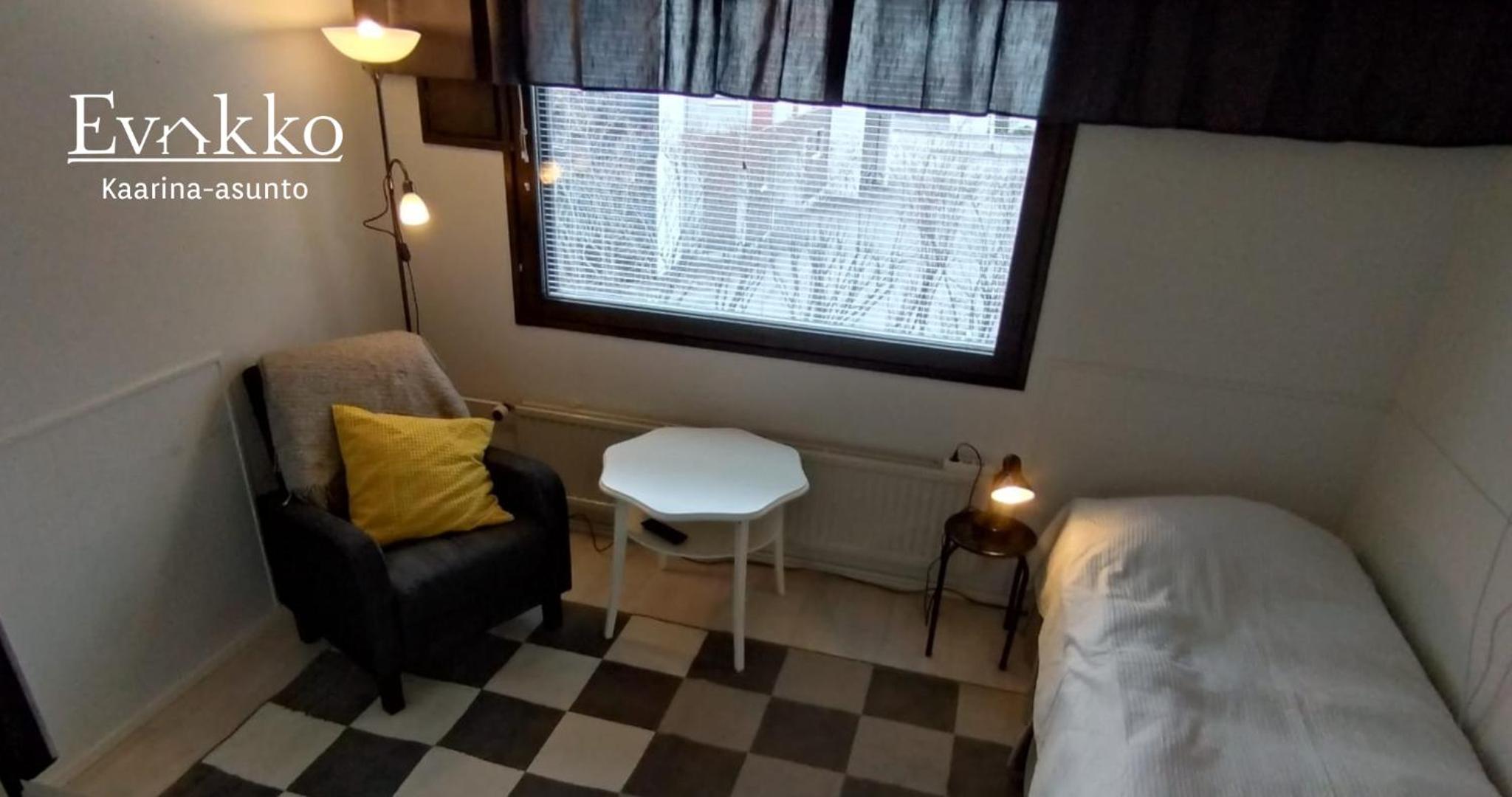 Small Single Room photo 2