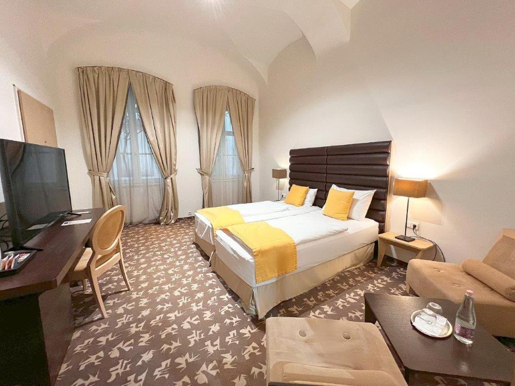 Budget Twin Room - Photo 4