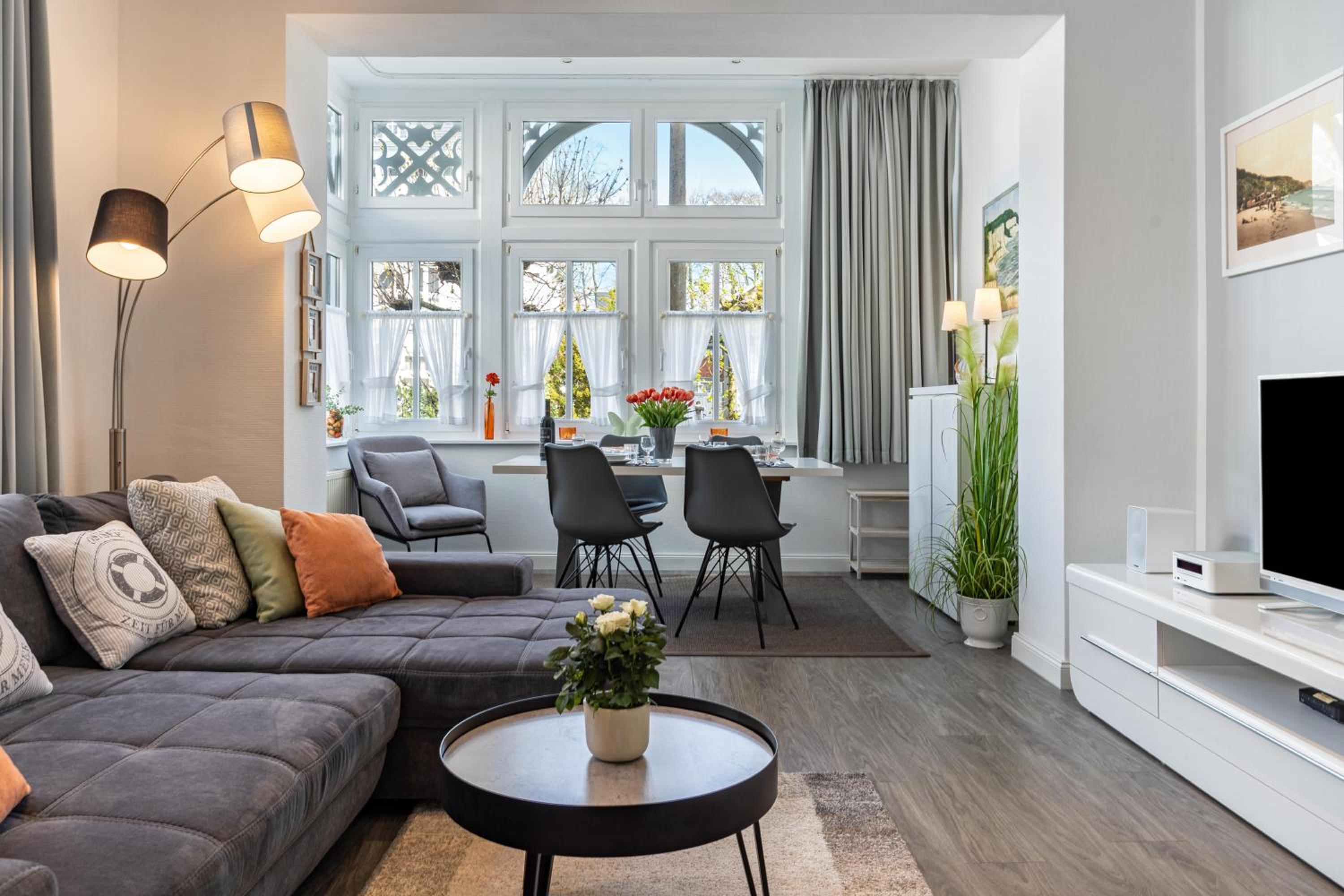 Superior One-Bedroom Apartment with Balcony