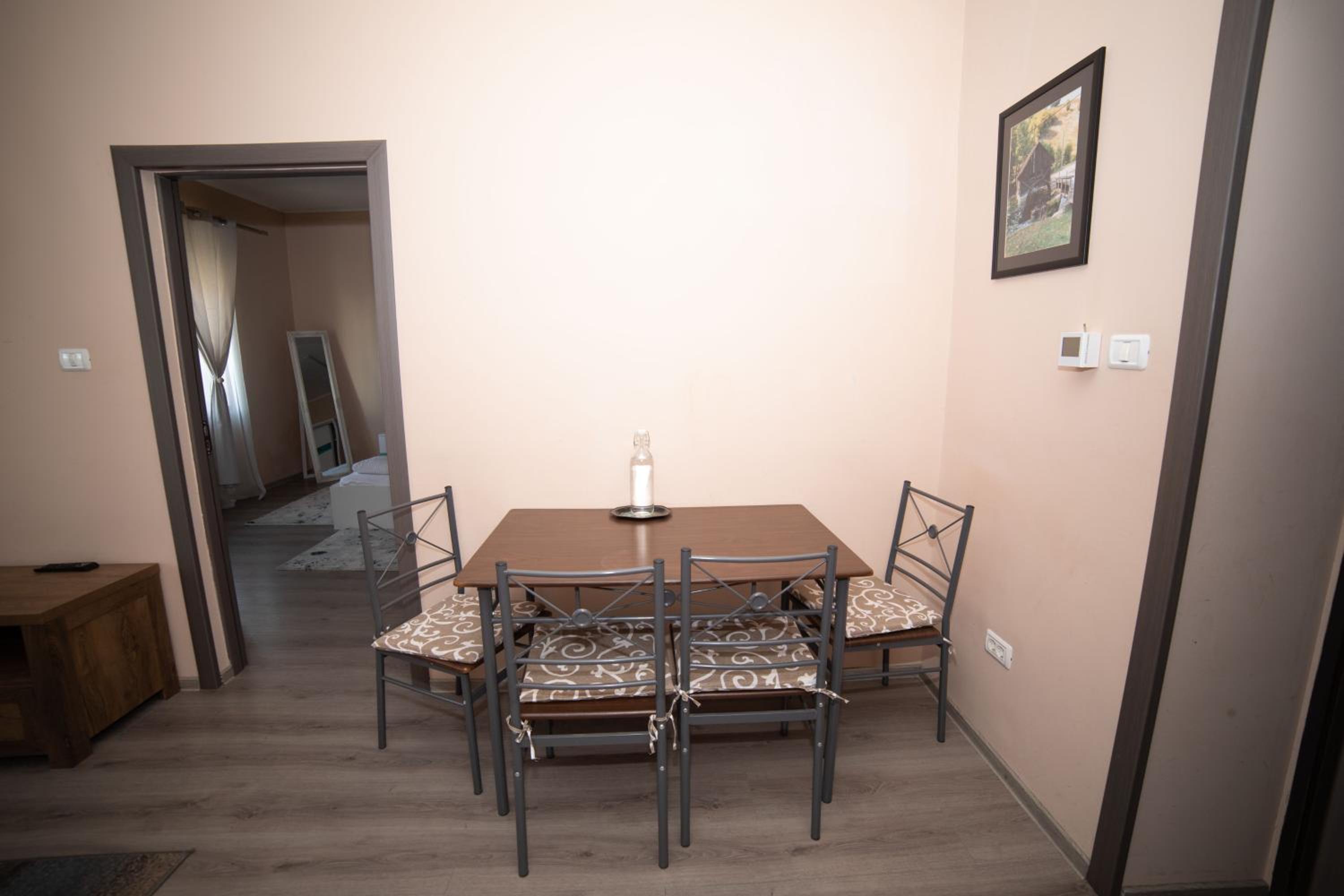 One-Bedroom Apartment - Photo 24
