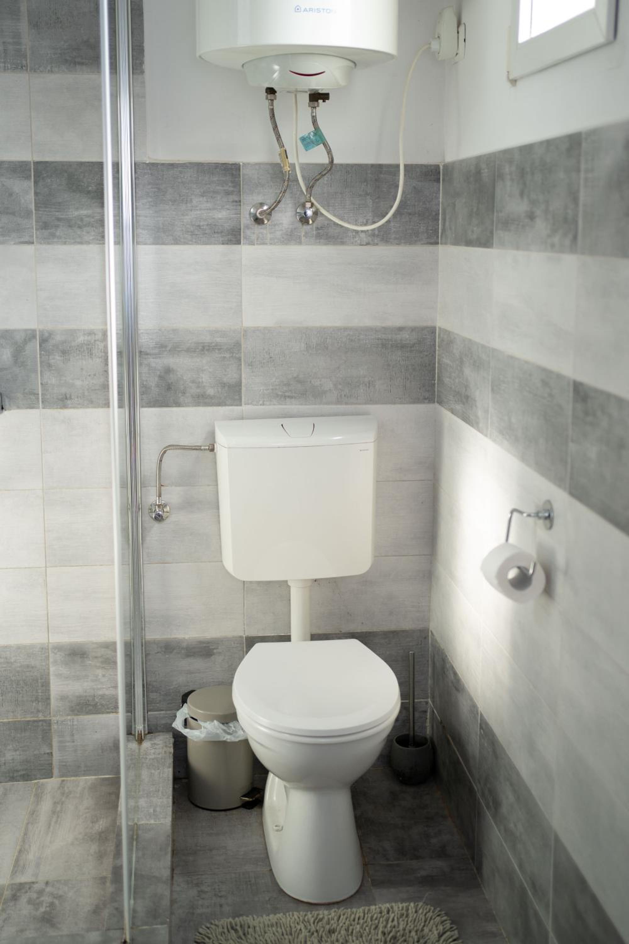 One-Bedroom Apartment - Photo 17