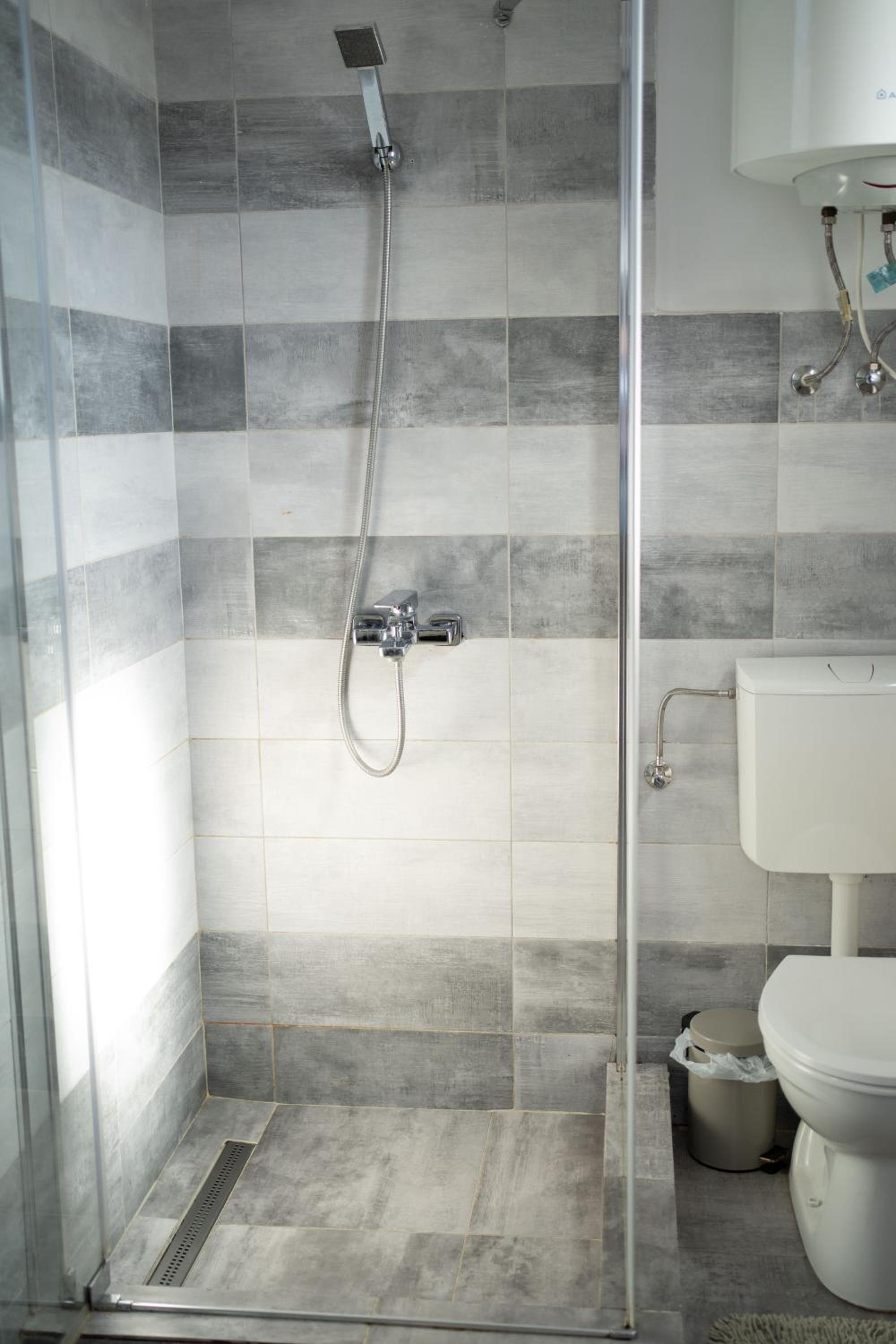 One-Bedroom Apartment - Photo 27
