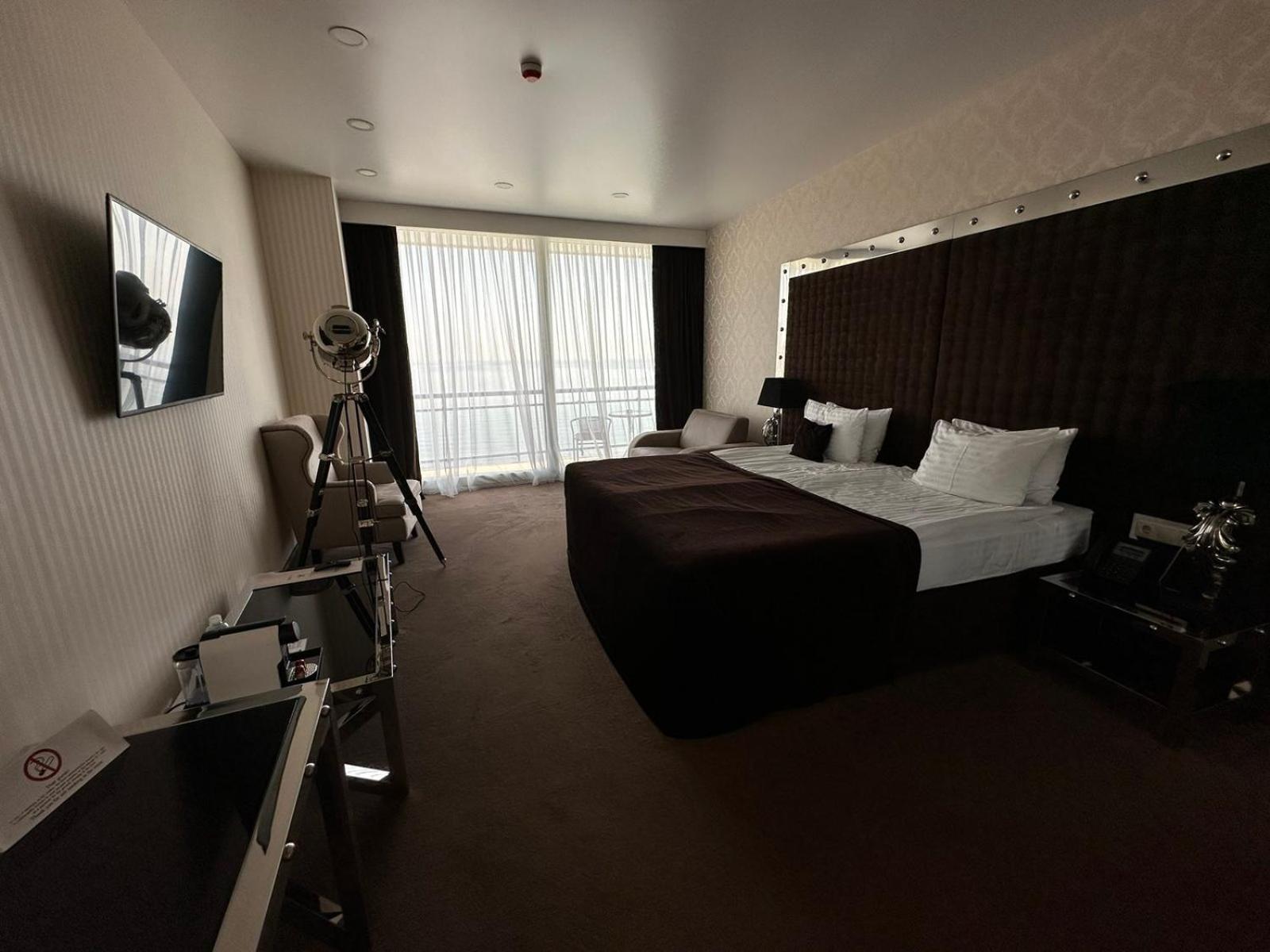 Deluxe Double or Twin Room with Balcony and Sea View photo 1