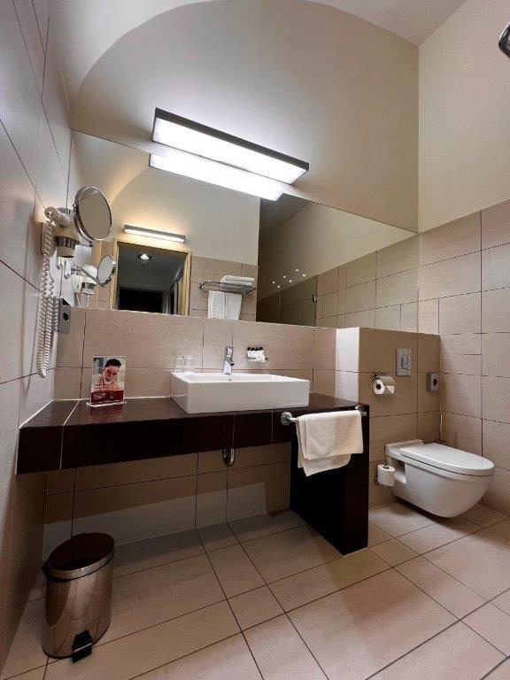 Budget Twin Room - Photo 2