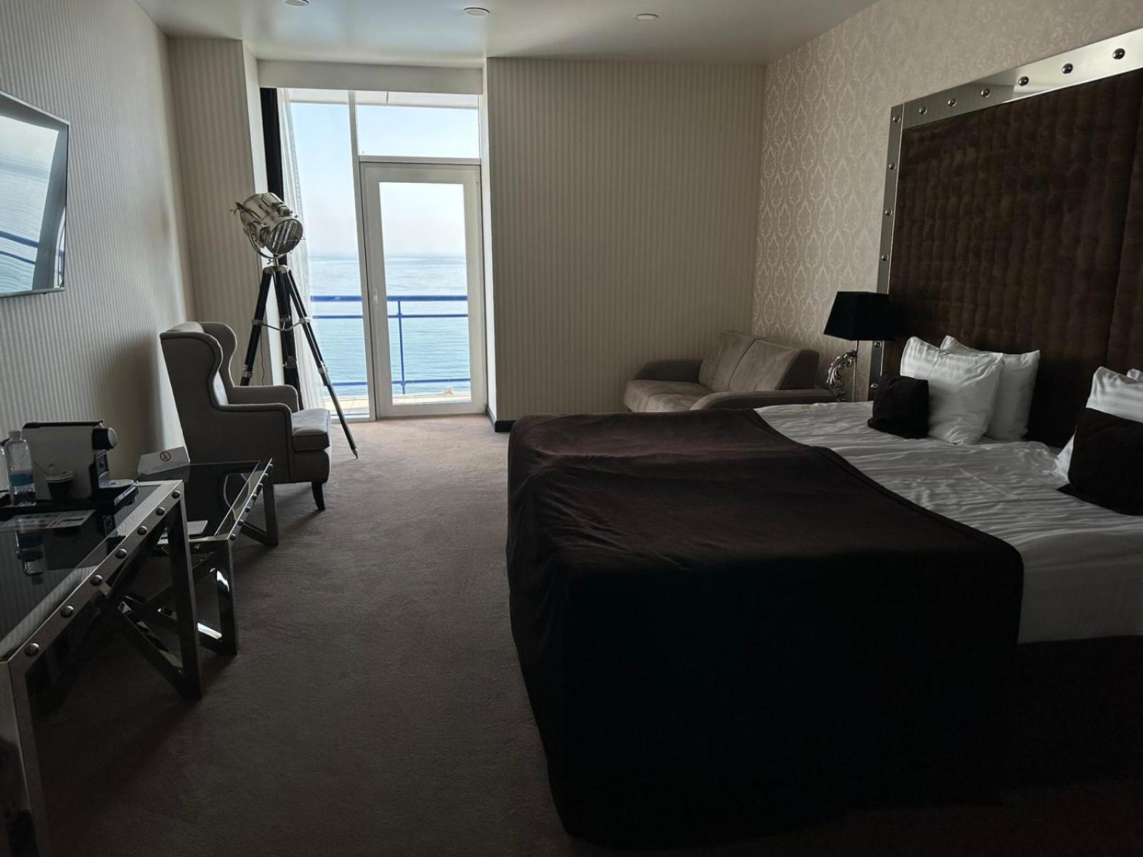 Standard Double or Twin Room with Balcony and Sea View photo 3