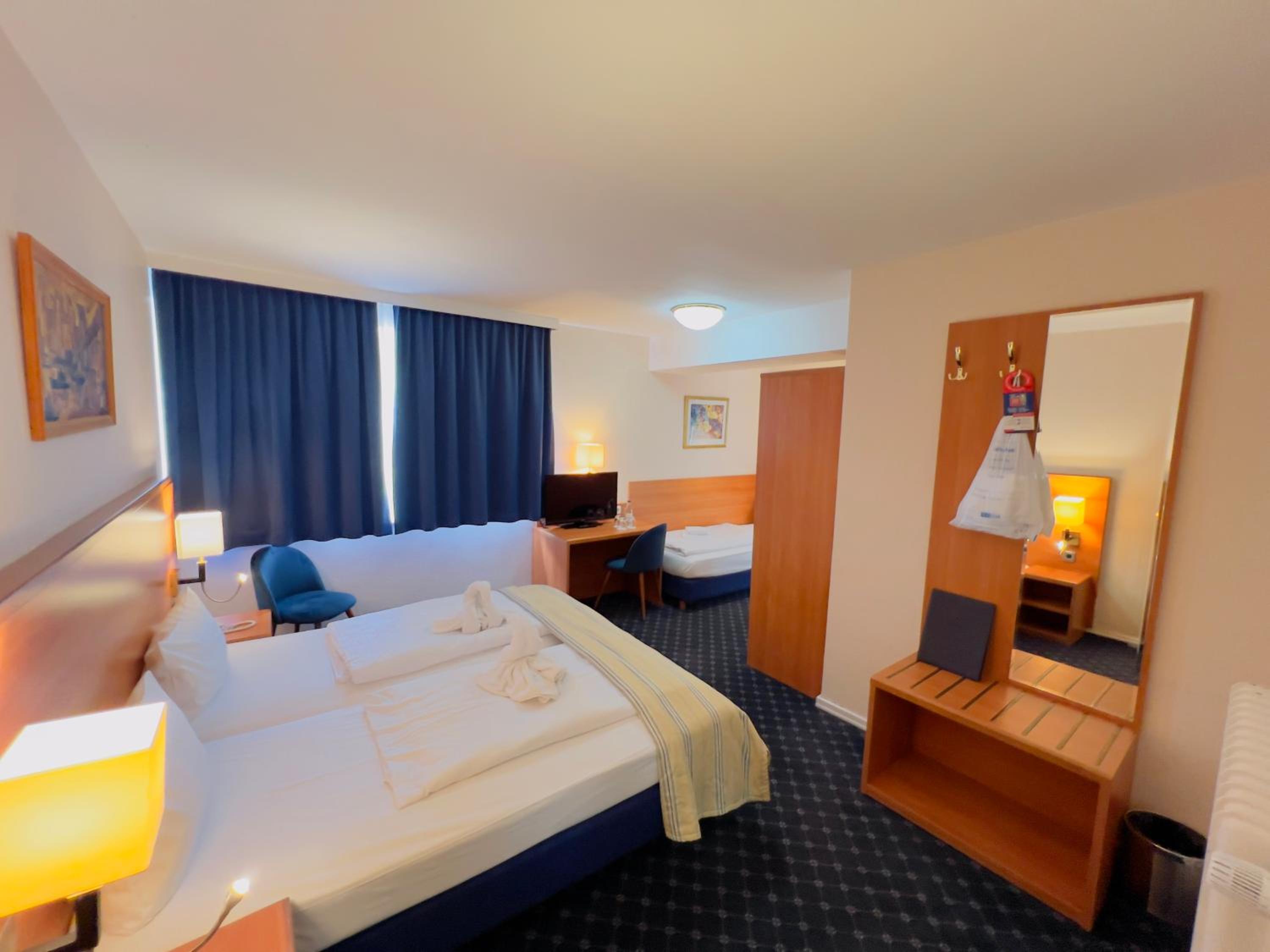 Comfort Triple Room - Photo 2
