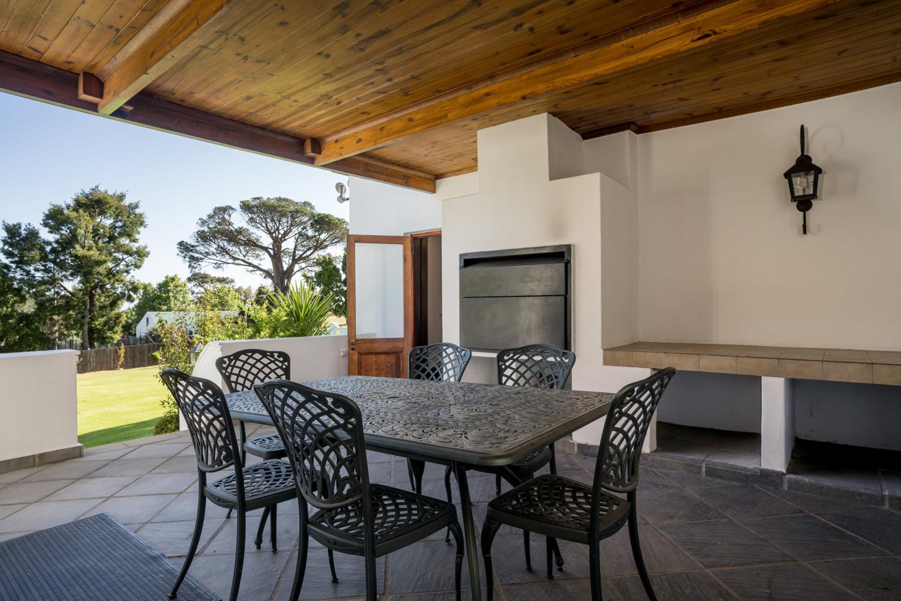 Family Room - Photo 7