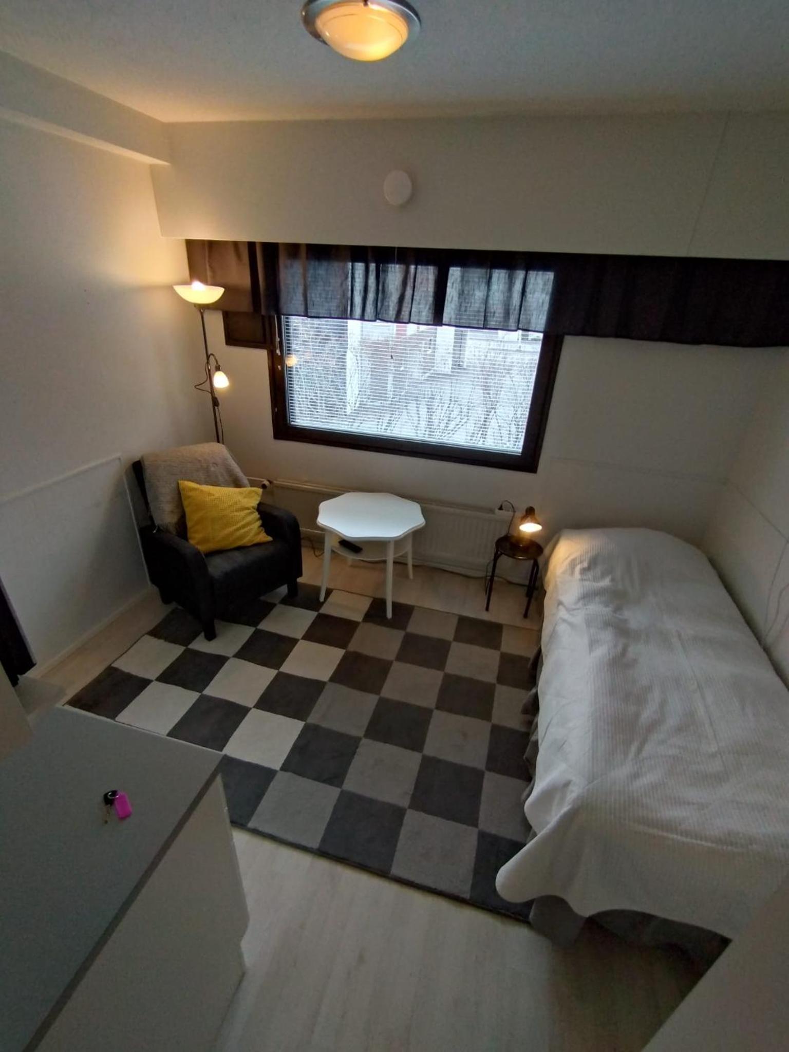 Small Single Room photo 1