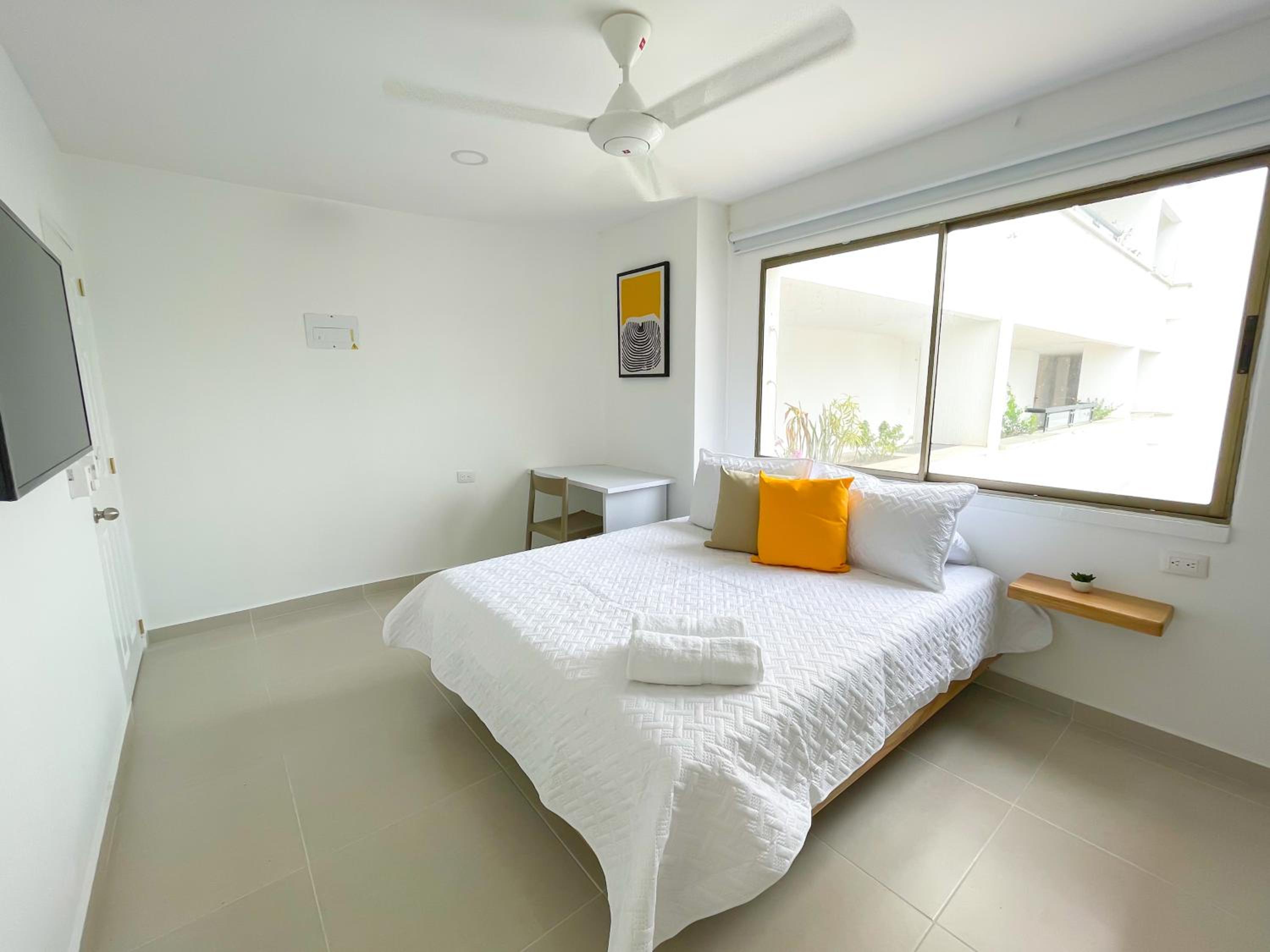 One-Bedroom Apartment photo 1