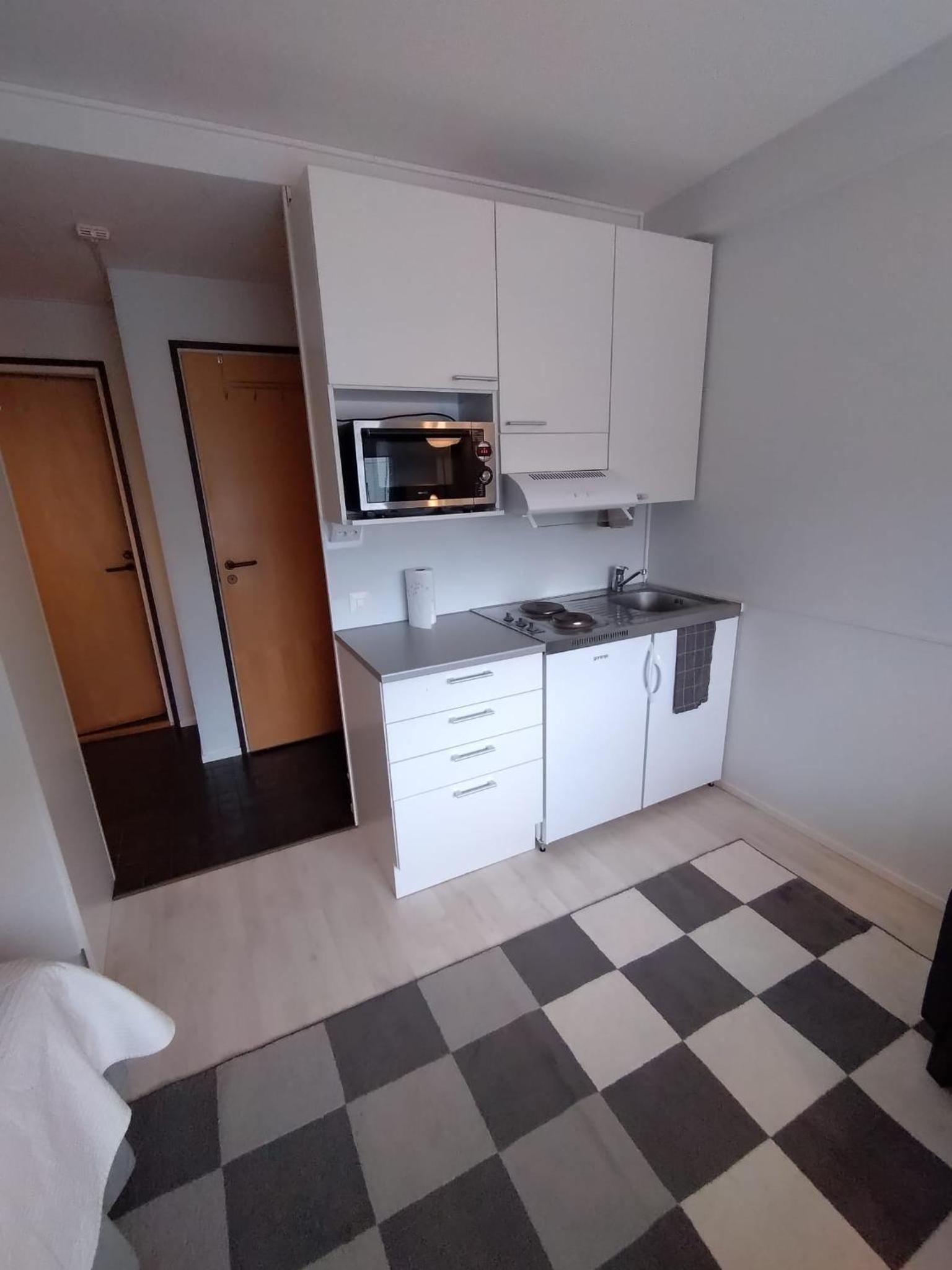 Small Single Room photo 3