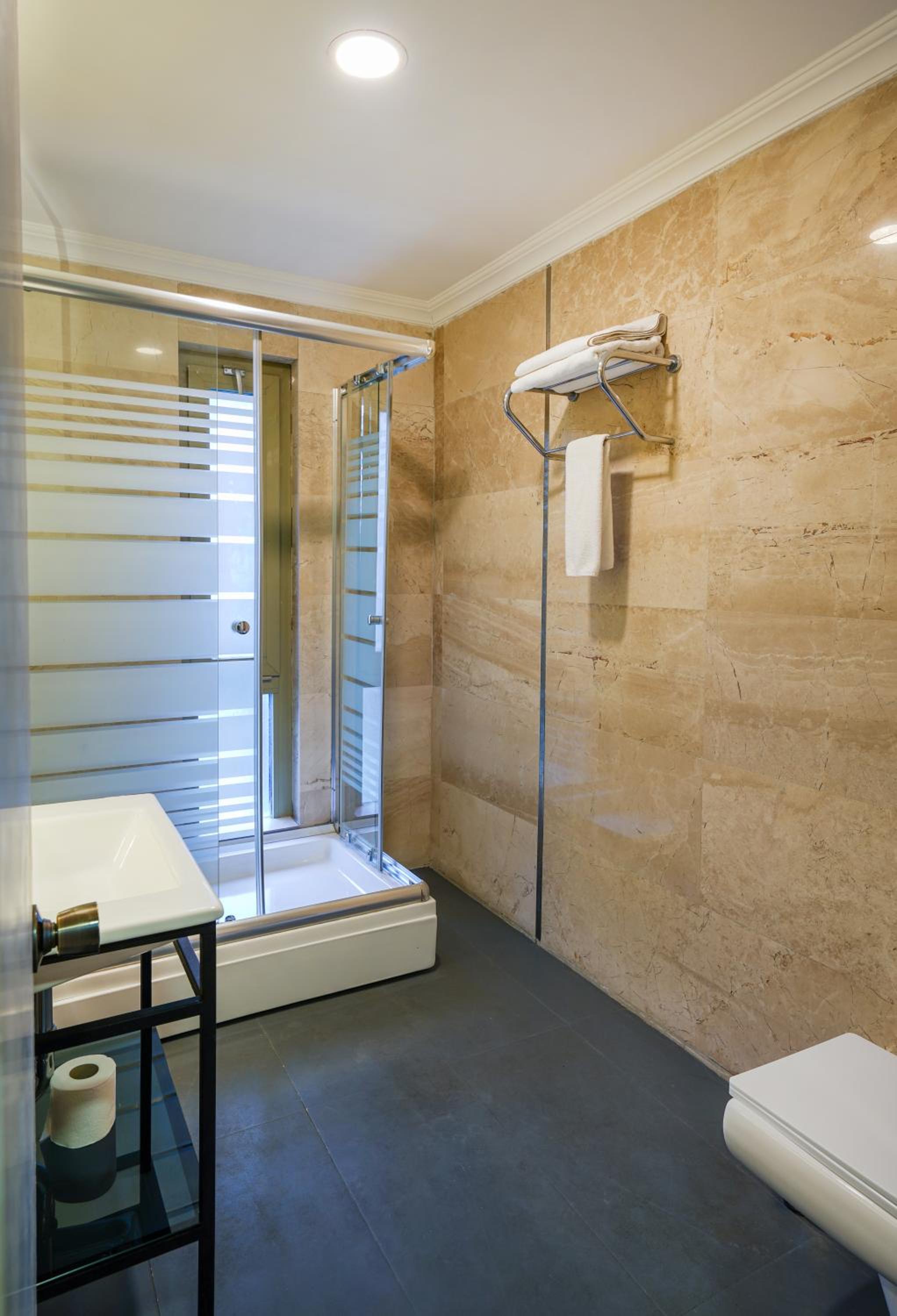 Standard Double or Twin Room photo 2