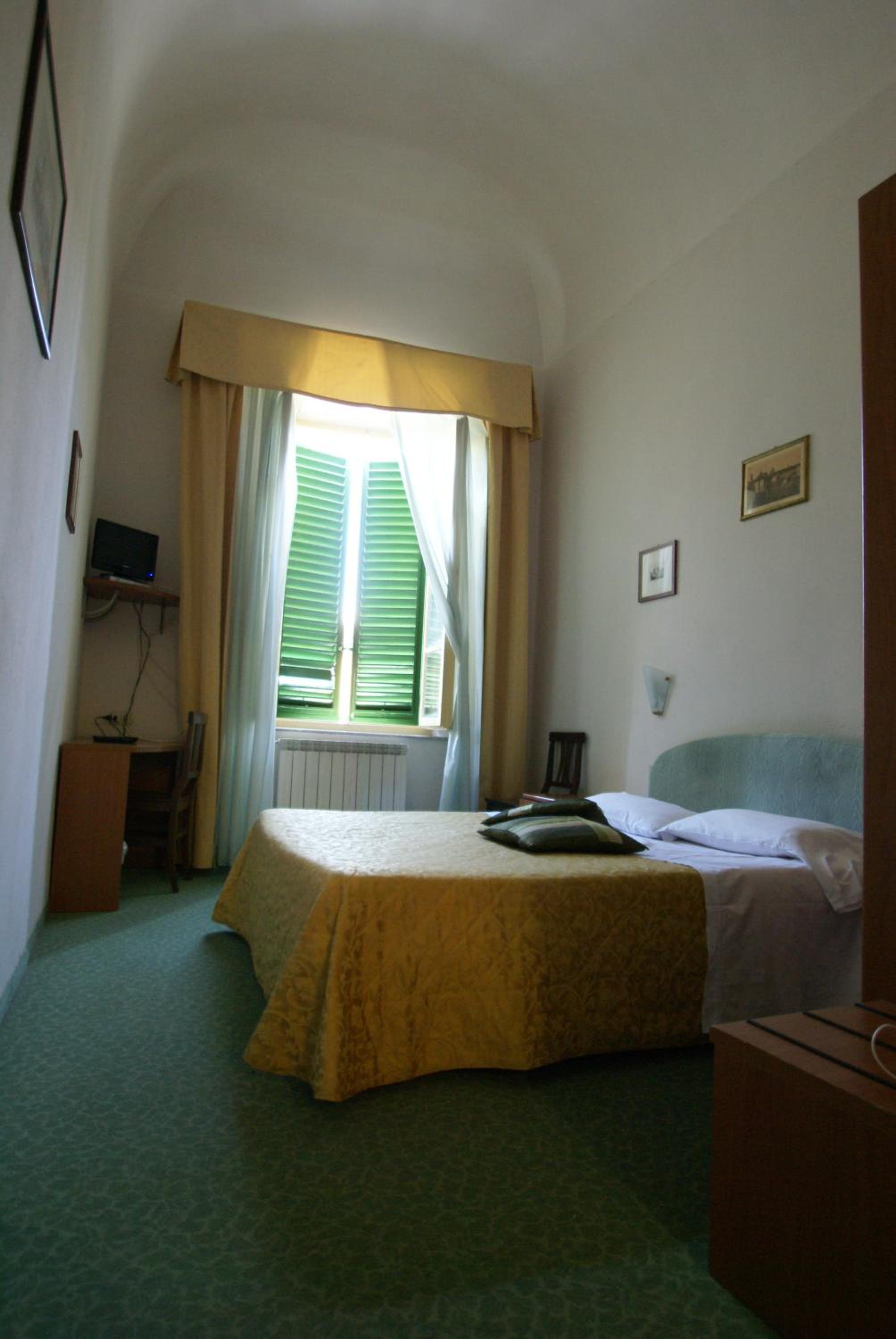 Double Room - Photo 2