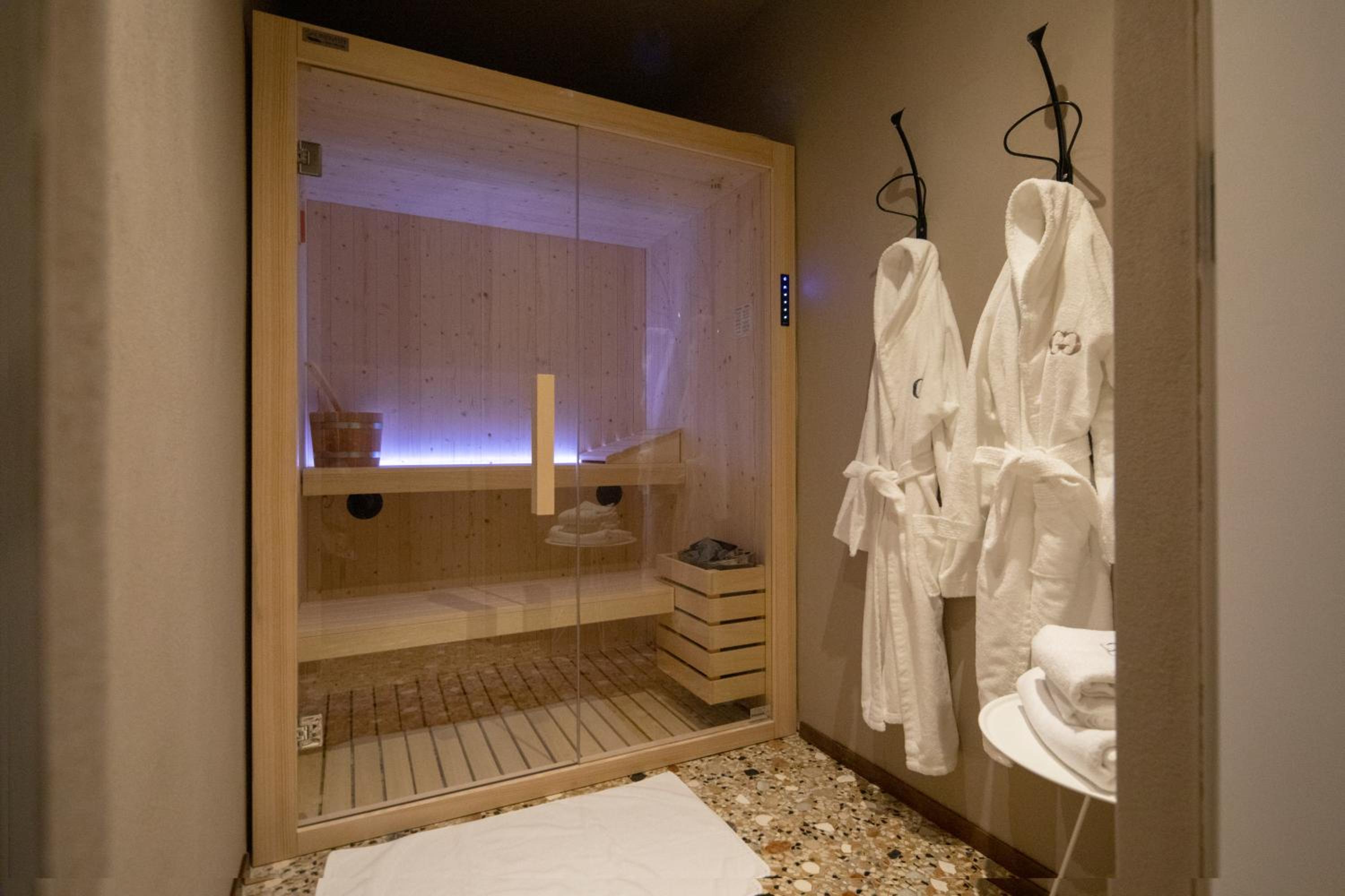 Deluxe Suite - Edificio separato con acceso Spa thumbnail 5