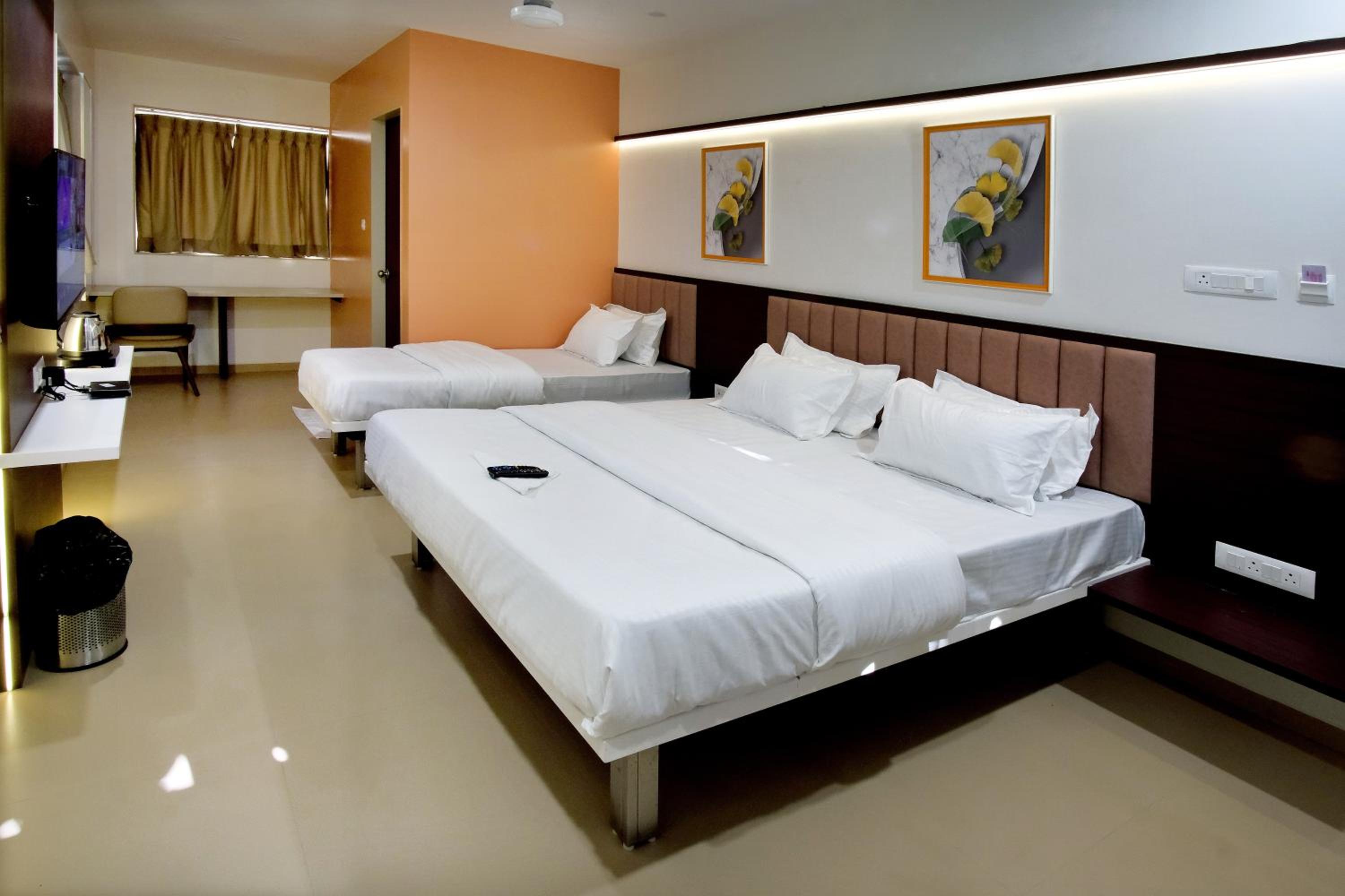Deluxe Triple Room - Photo 1