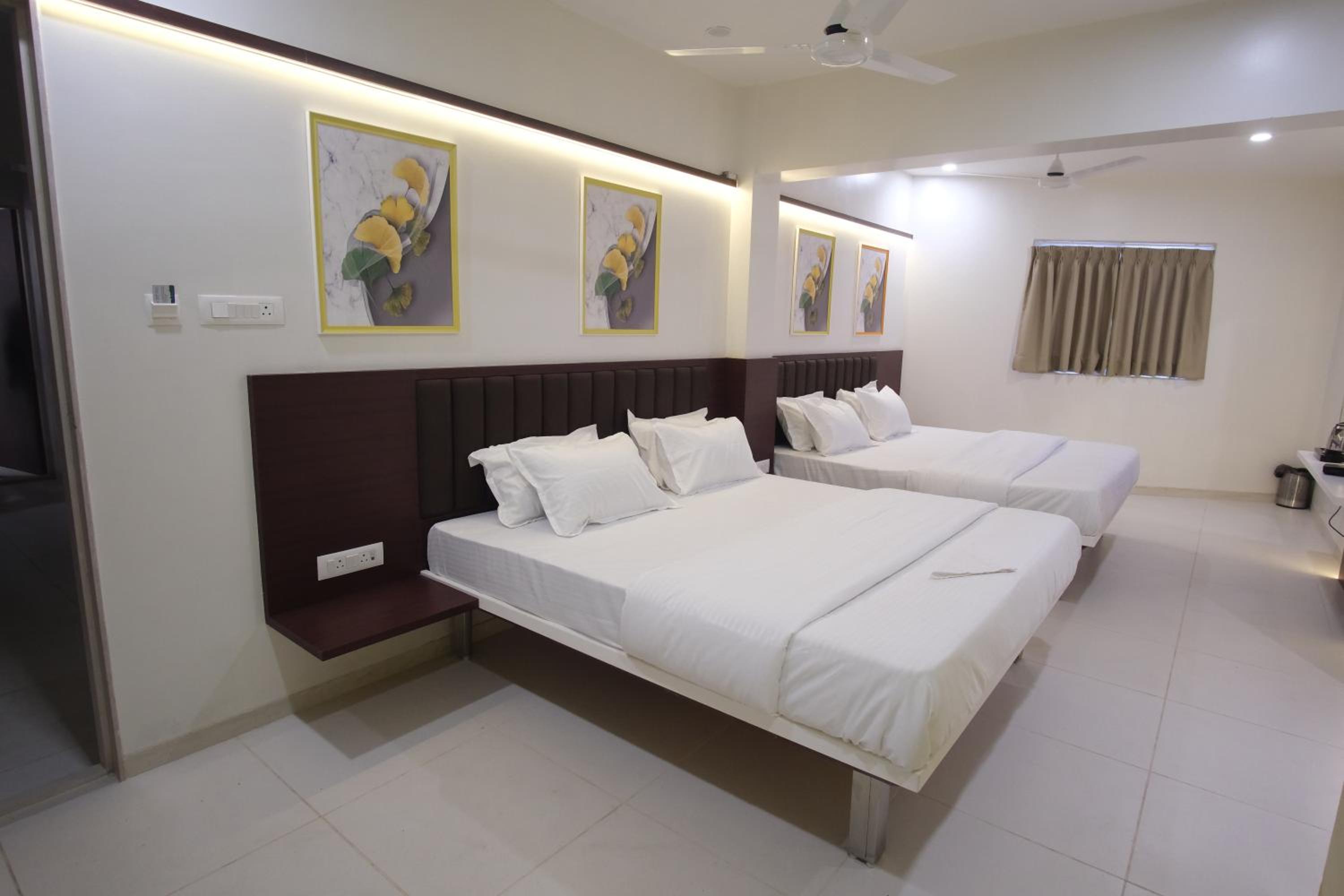 Deluxe Family Room - Photo 4