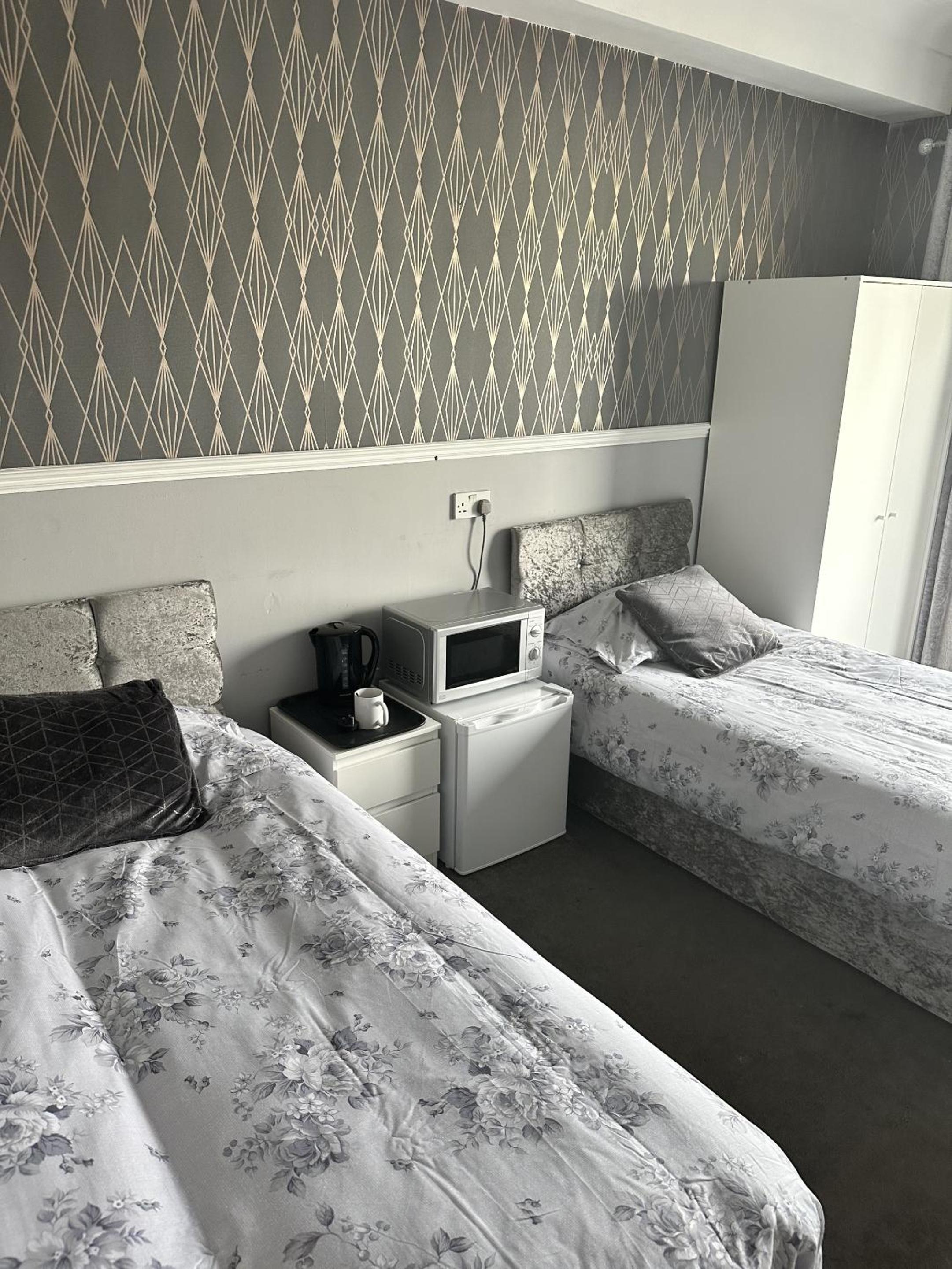 Twin Room With Shower photo 1